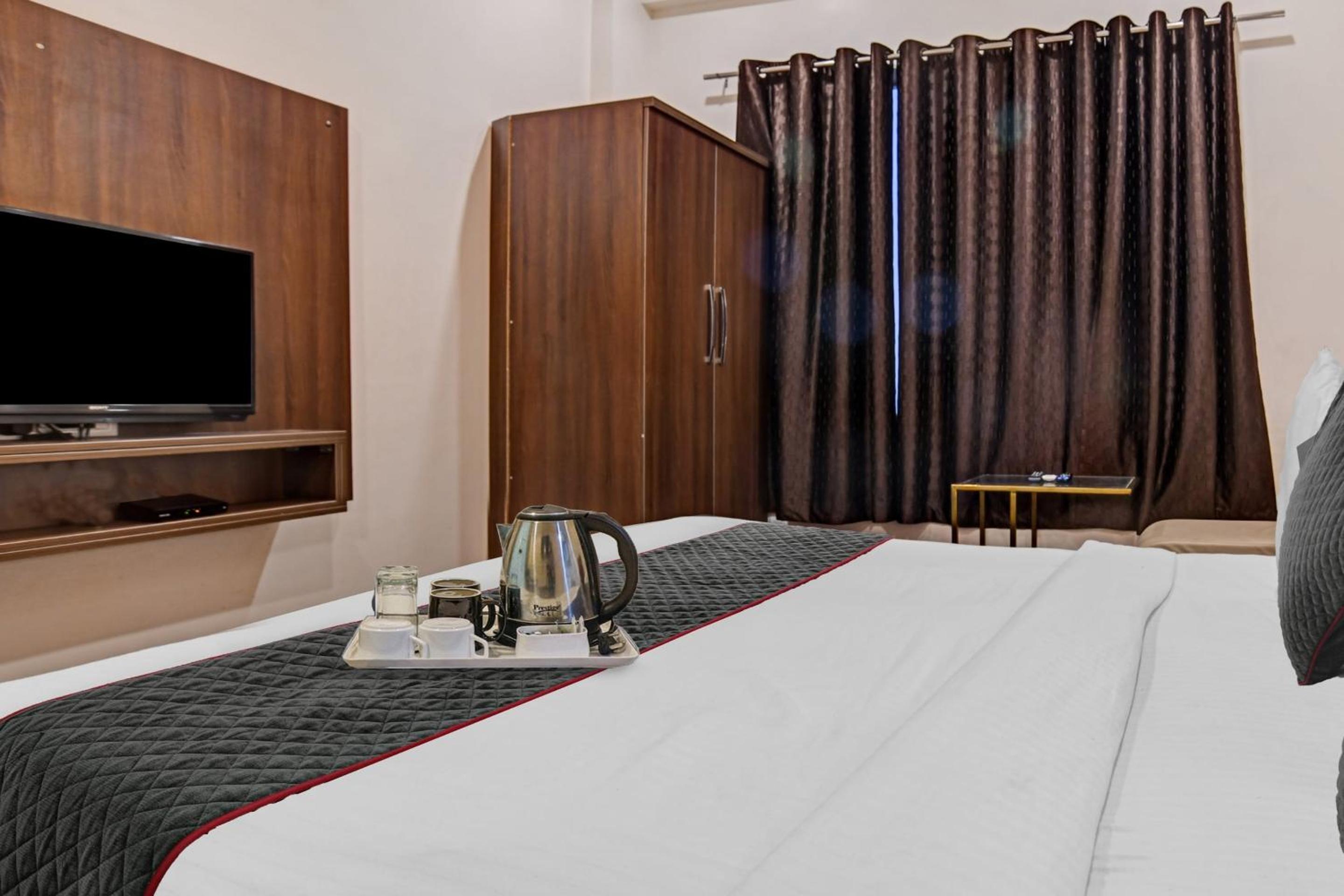 Classic Triple Room - Photo 12
