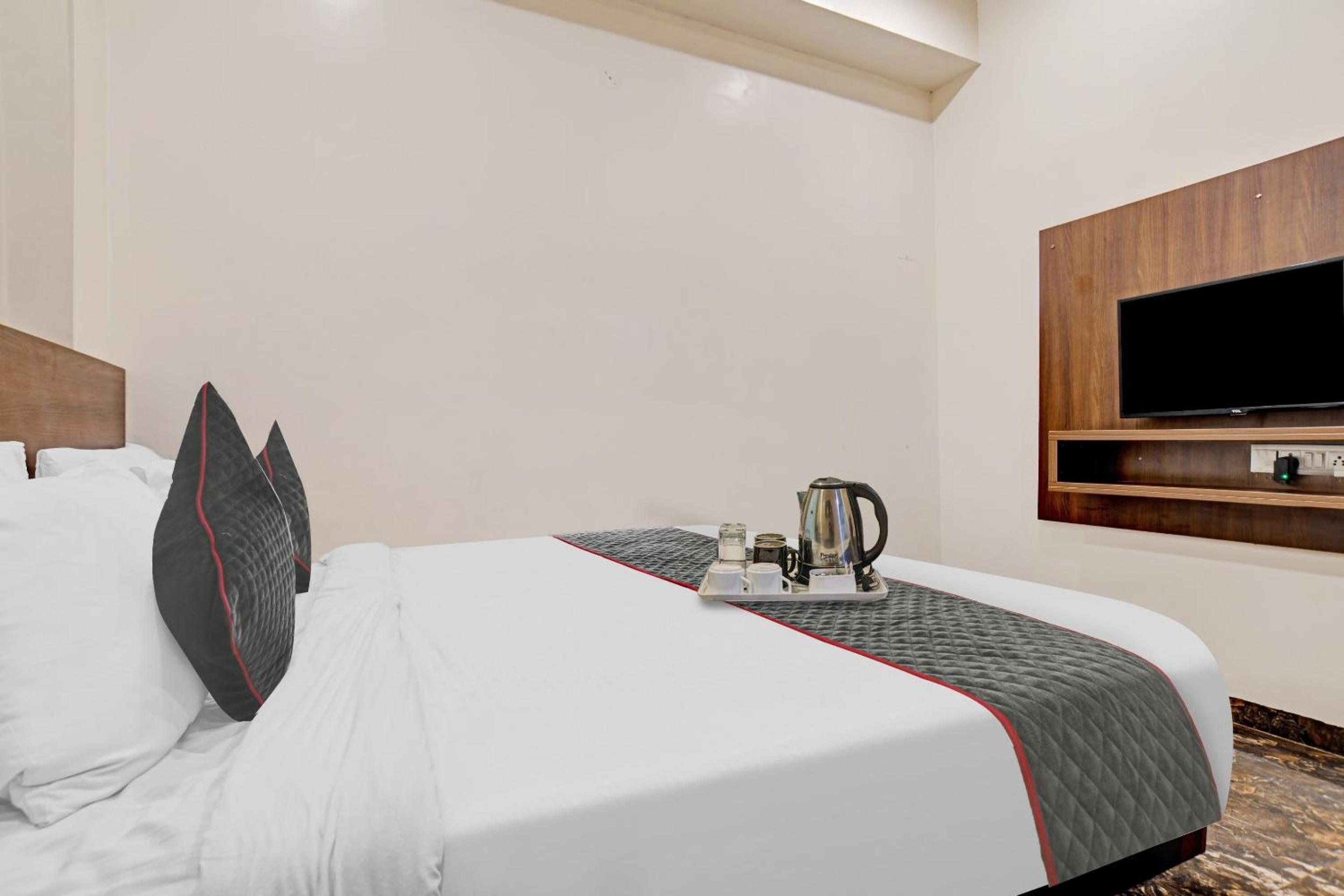 Classic Triple Room - Photo 11