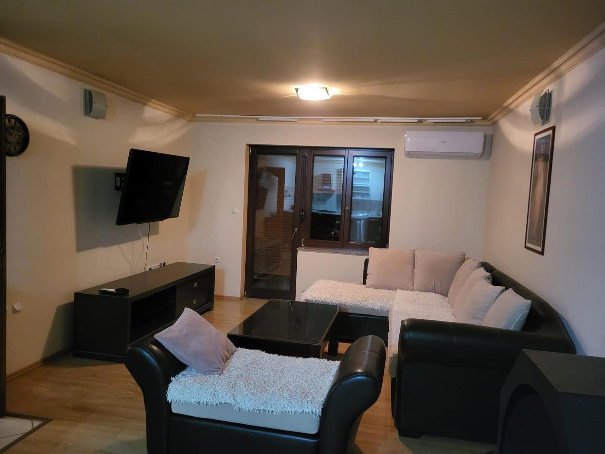 Three-Bedroom Apartment photo 2