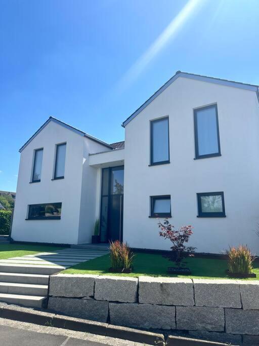 Four-Bedroom House photo 2