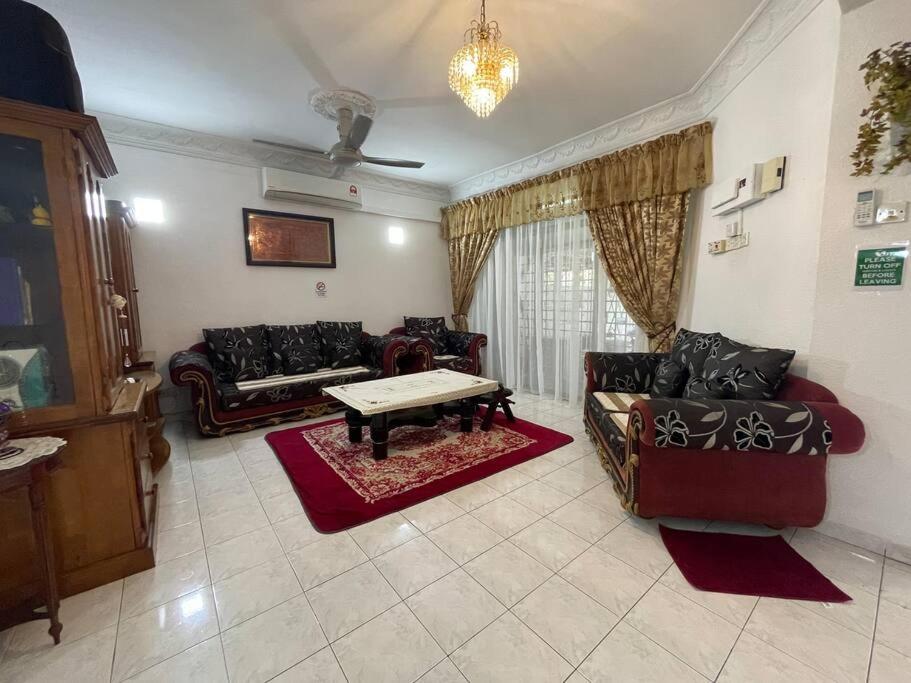 Four-Bedroom House photo 1
