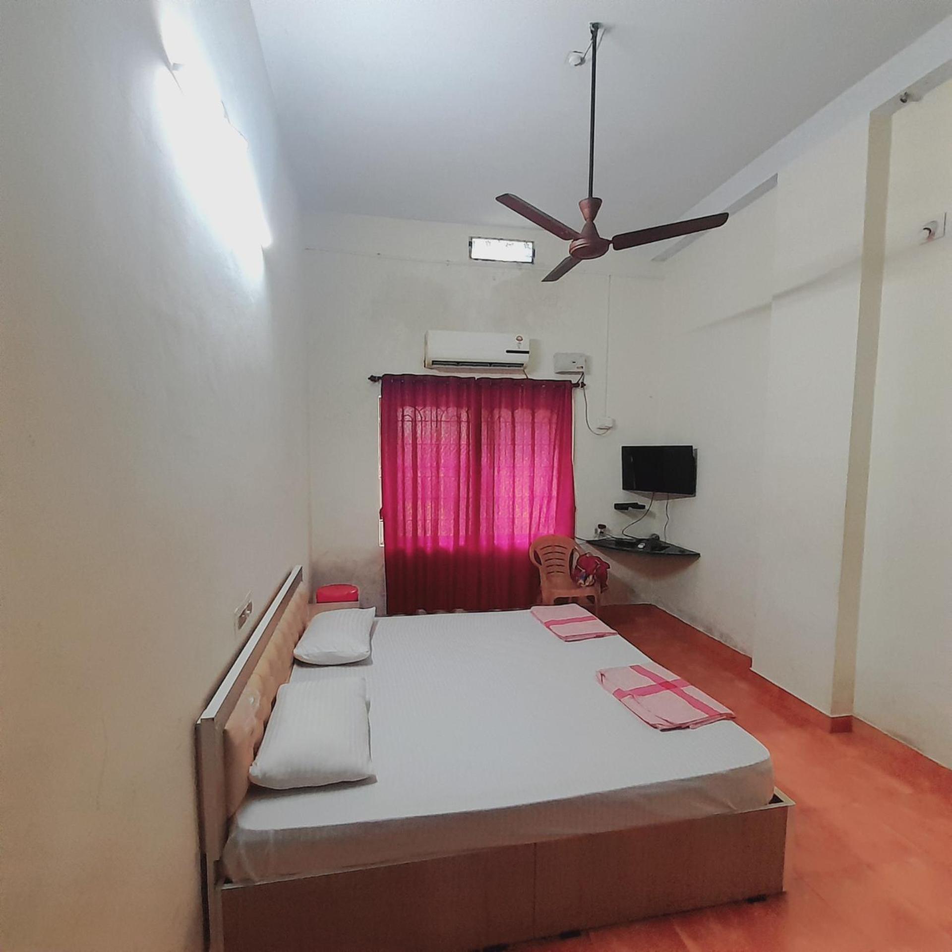 Double Room with Private Bathroom photo 1