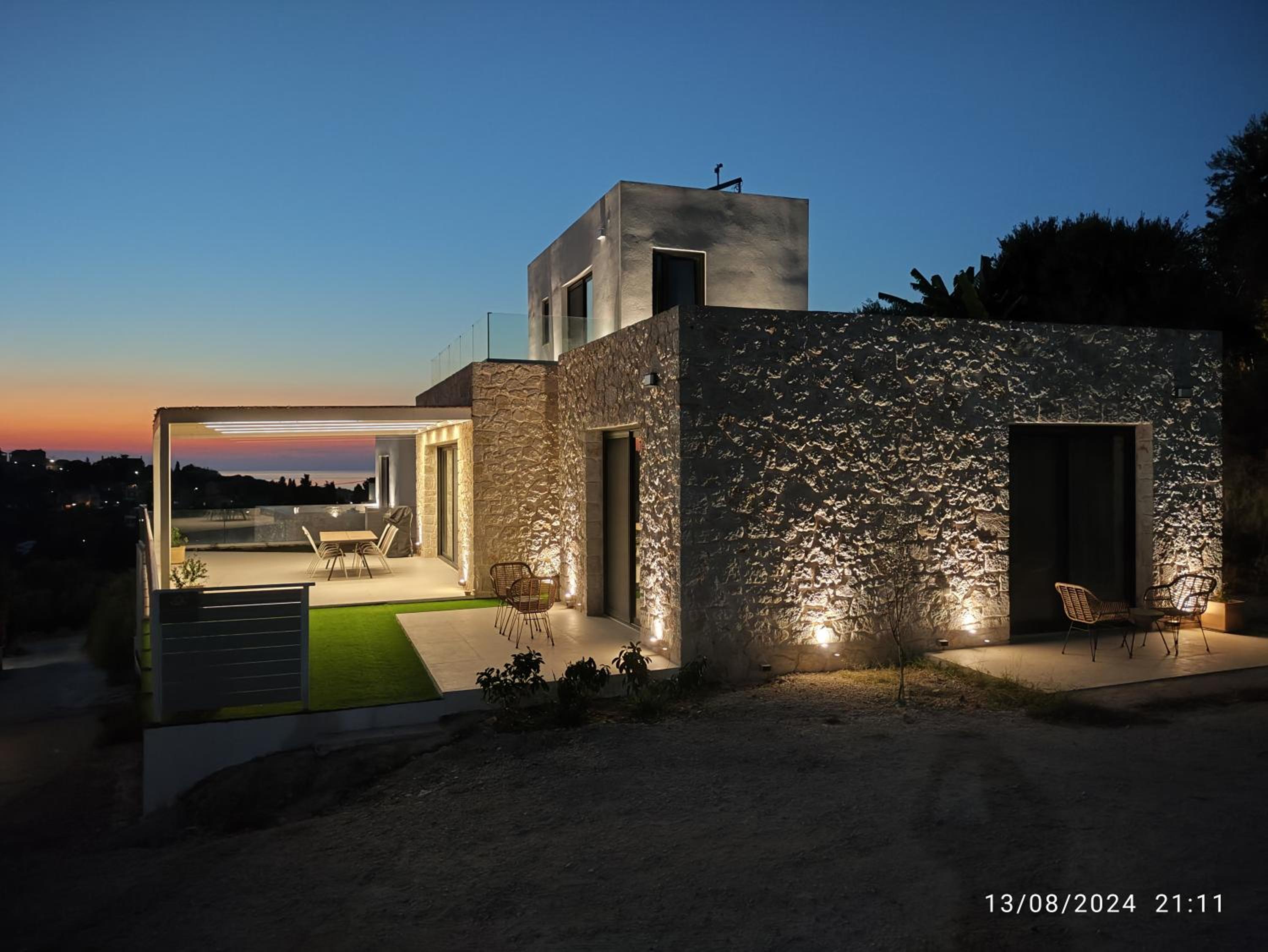Three-Bedroom Villa photo 3