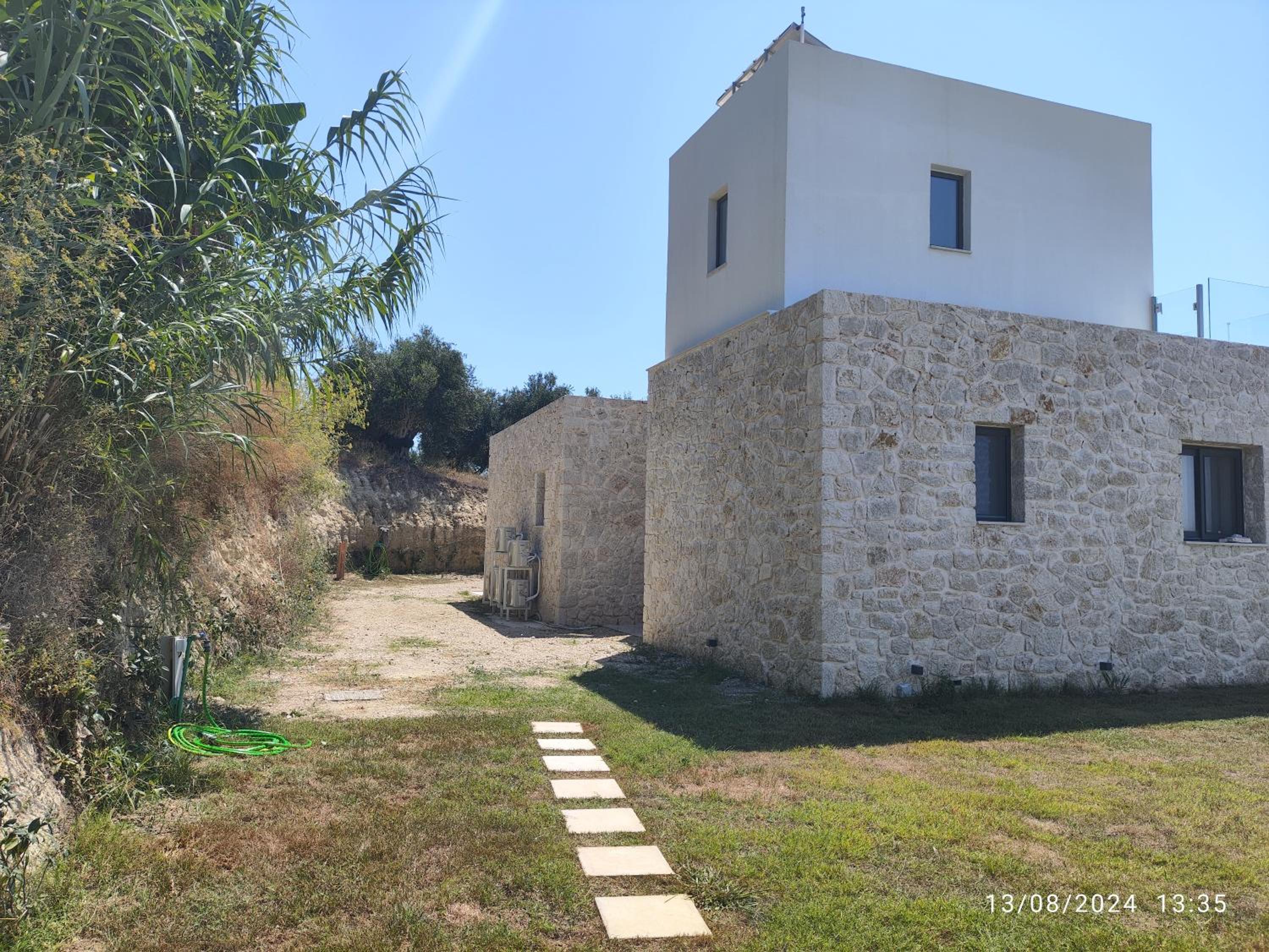 Three-Bedroom Villa photo 2