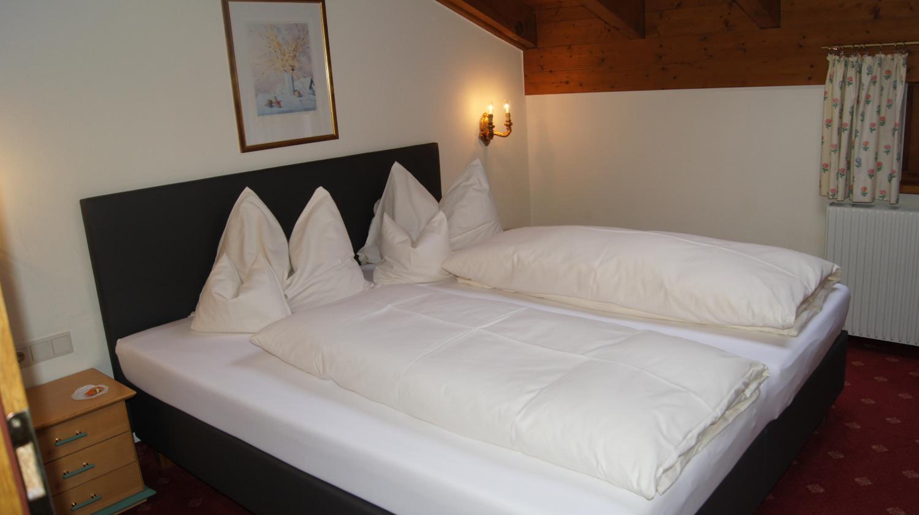 One-Bedroom Apartment - Photo 1