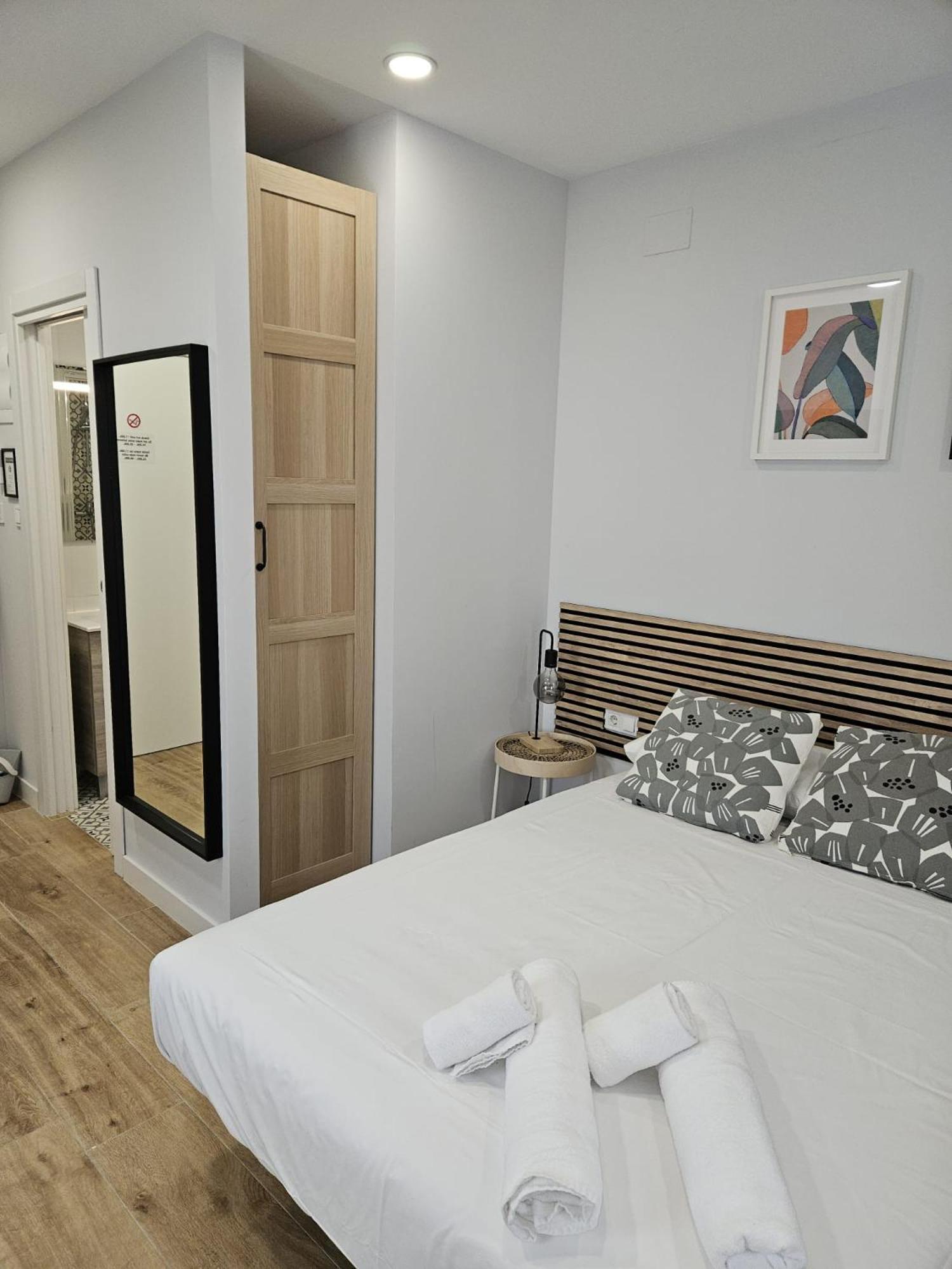 Studio Apartment photo 2