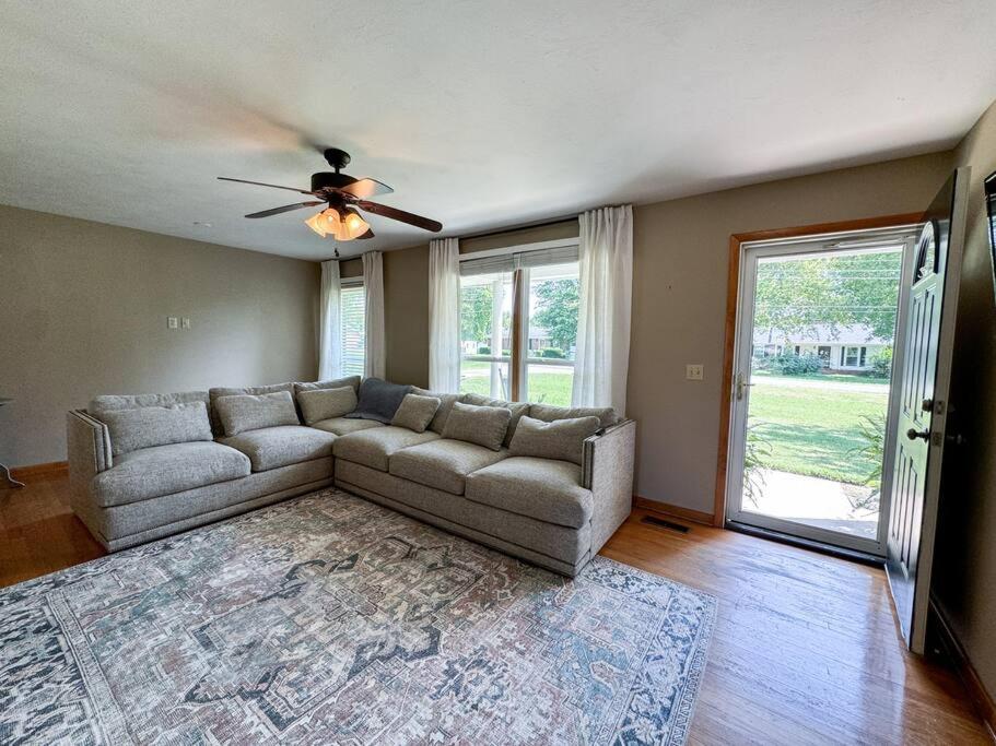 Three-Bedroom House photo 3
