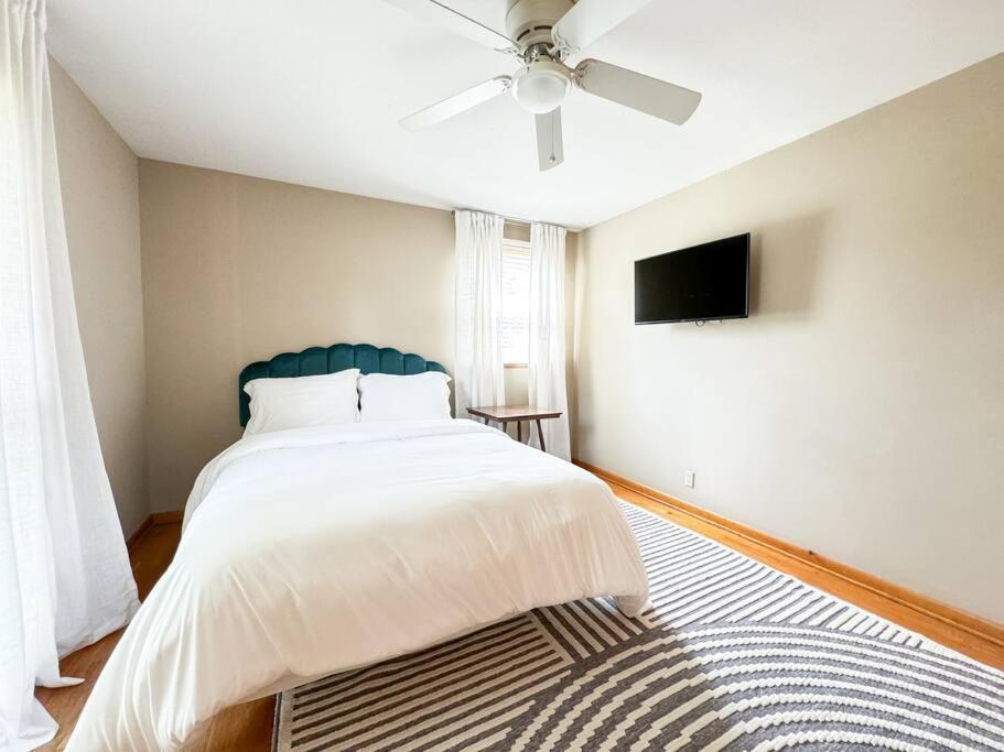 Three-Bedroom House photo 1