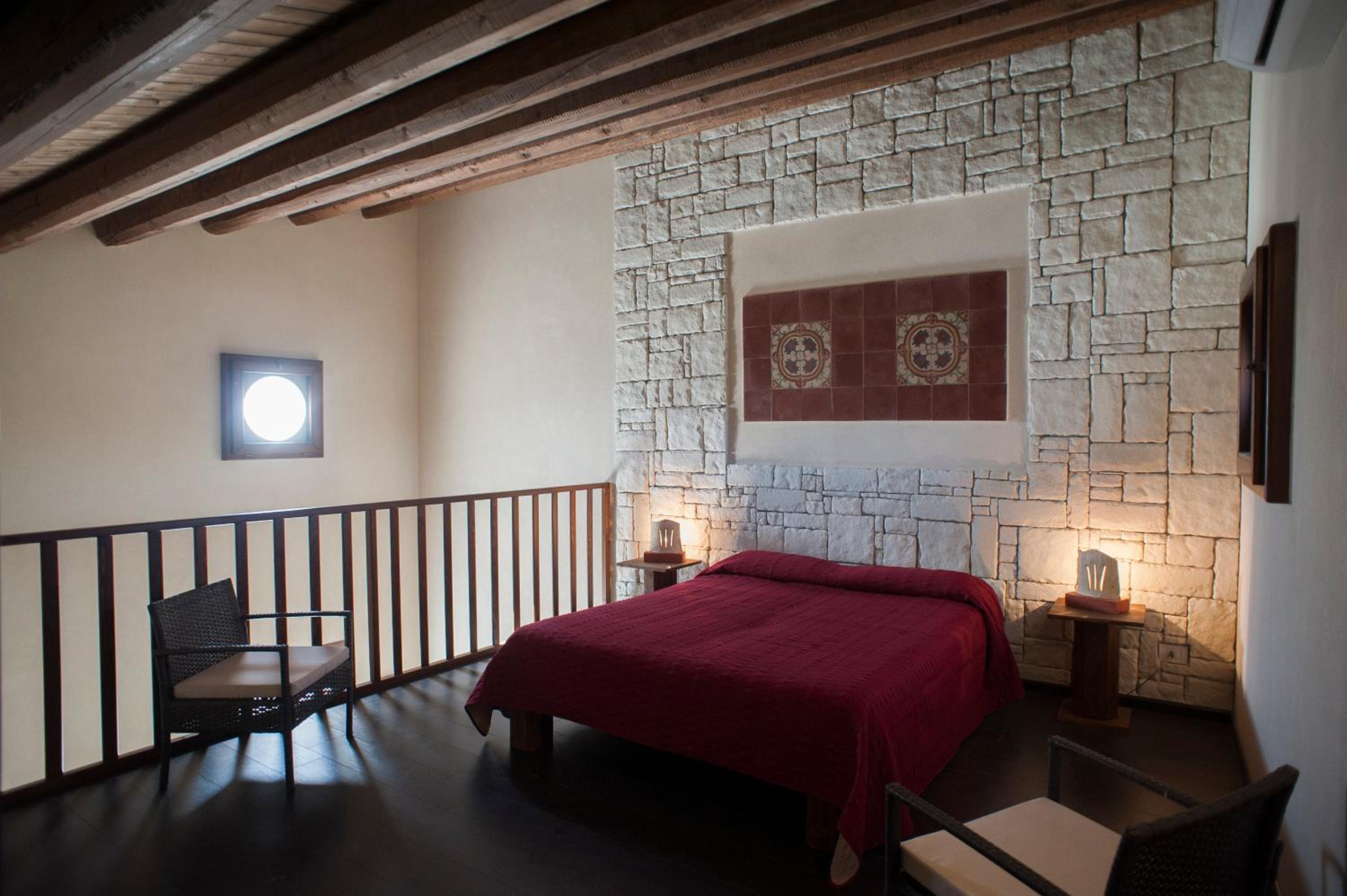 Large Double Room photo 2