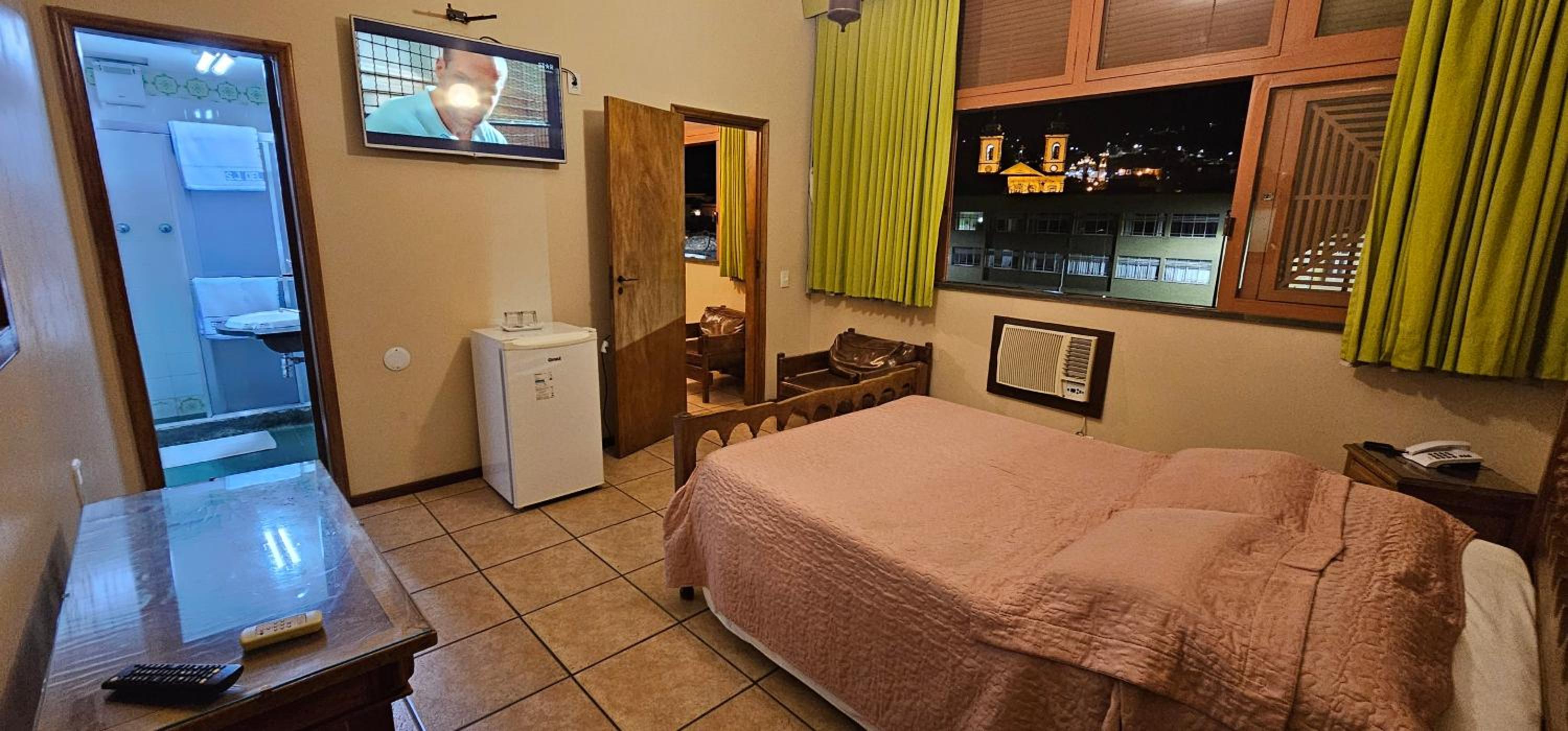 Quadruple Room with Private Bathroom photo 1