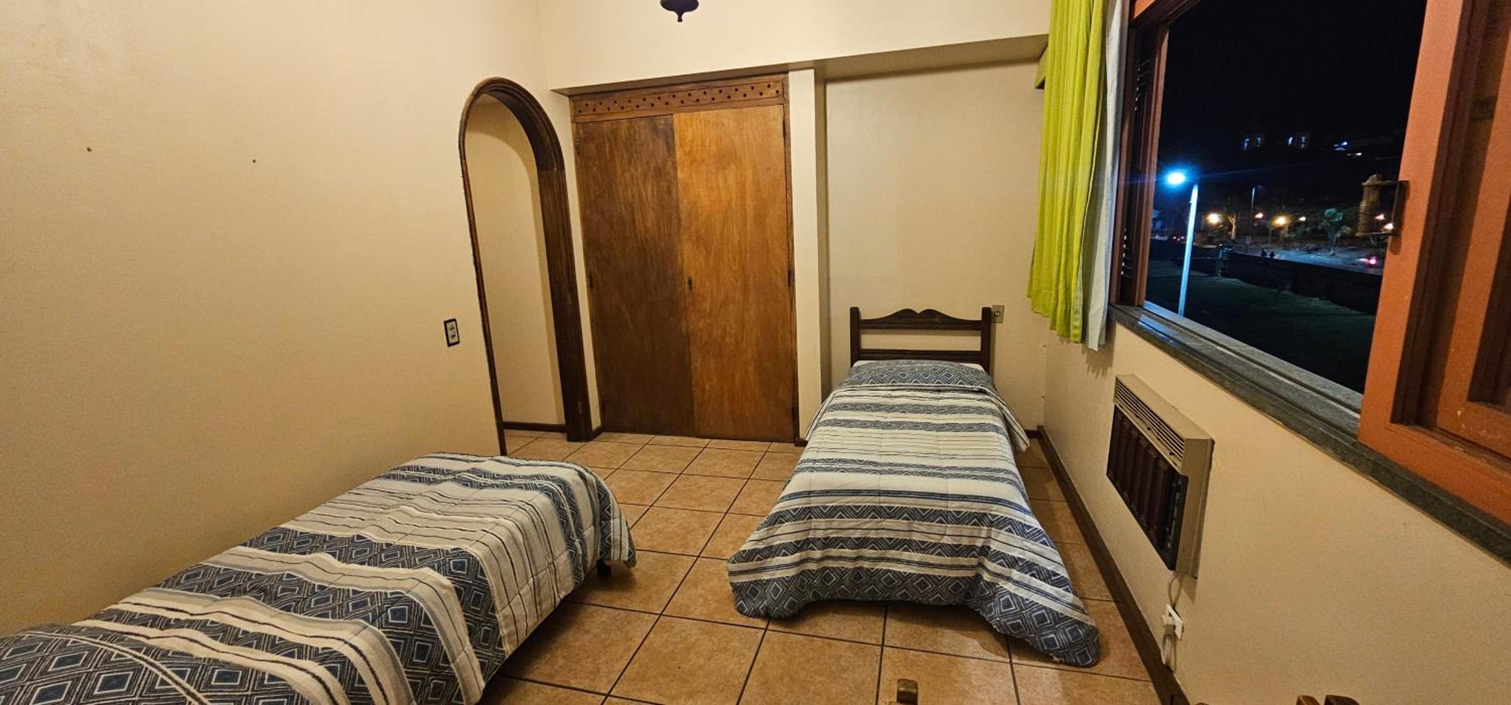Quadruple Room with Private Bathroom photo 2
