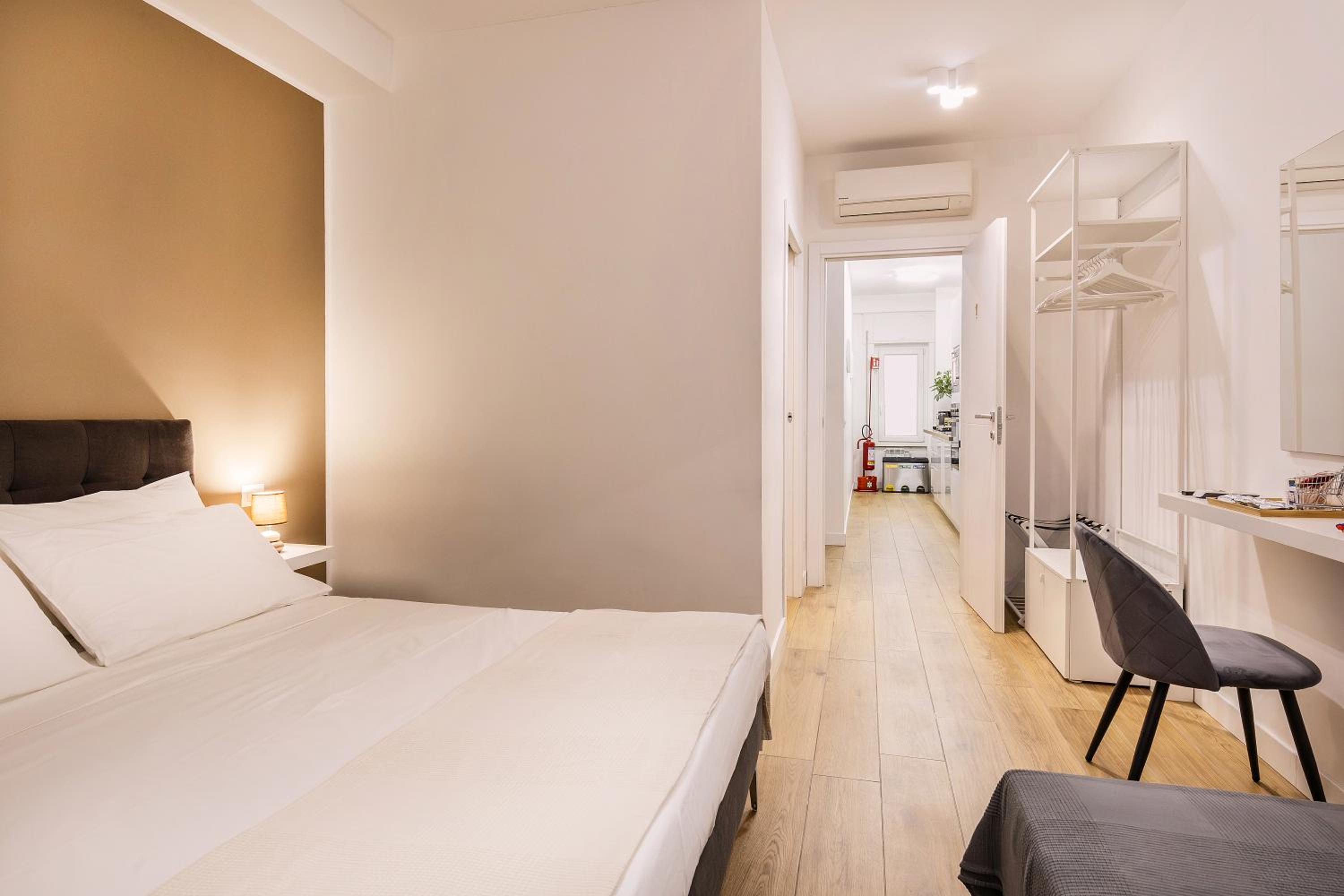 Double Room with Private Bathroom photo 2