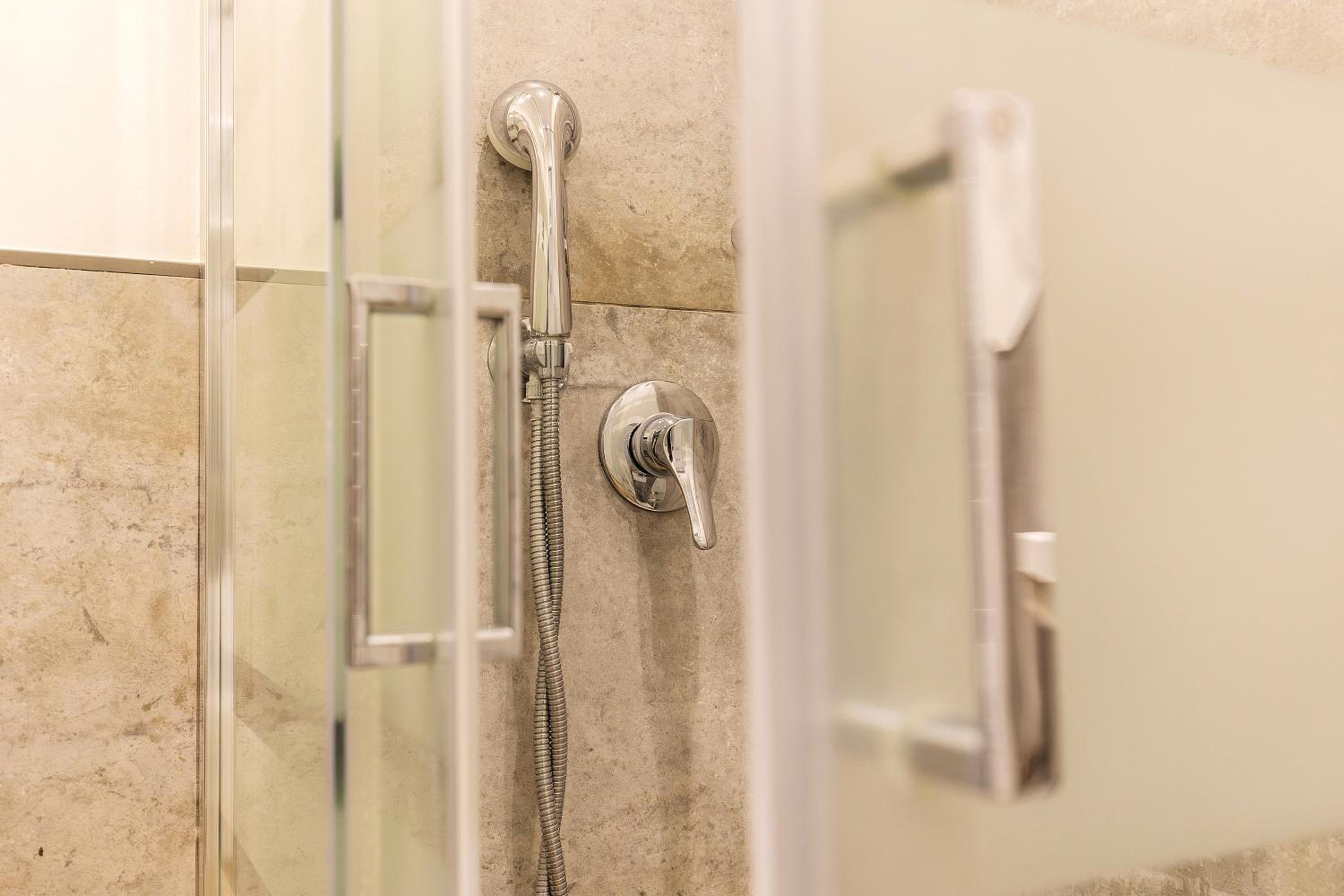 Double Room with Private Bathroom photo 2