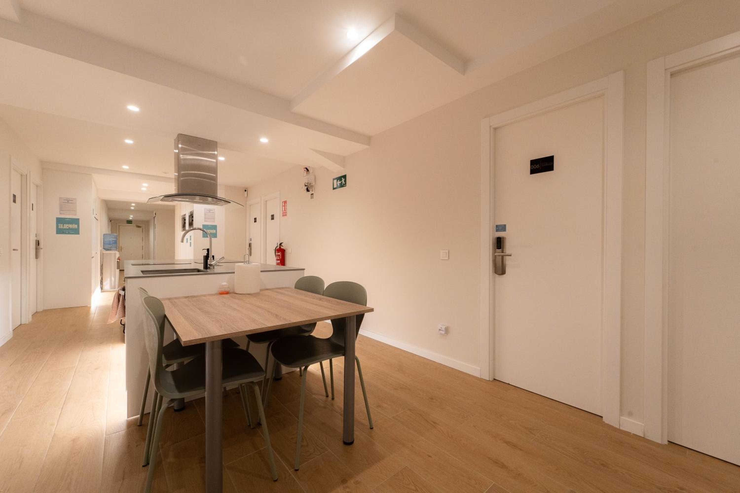 Double Room with Private Bathroom photo 2