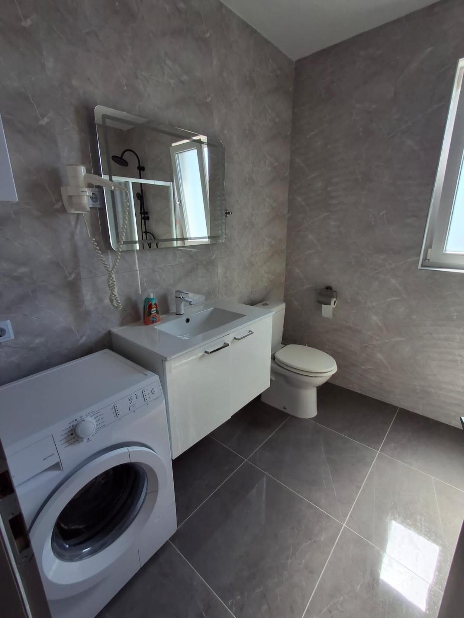 Double Room With Private Bathroom photo 3