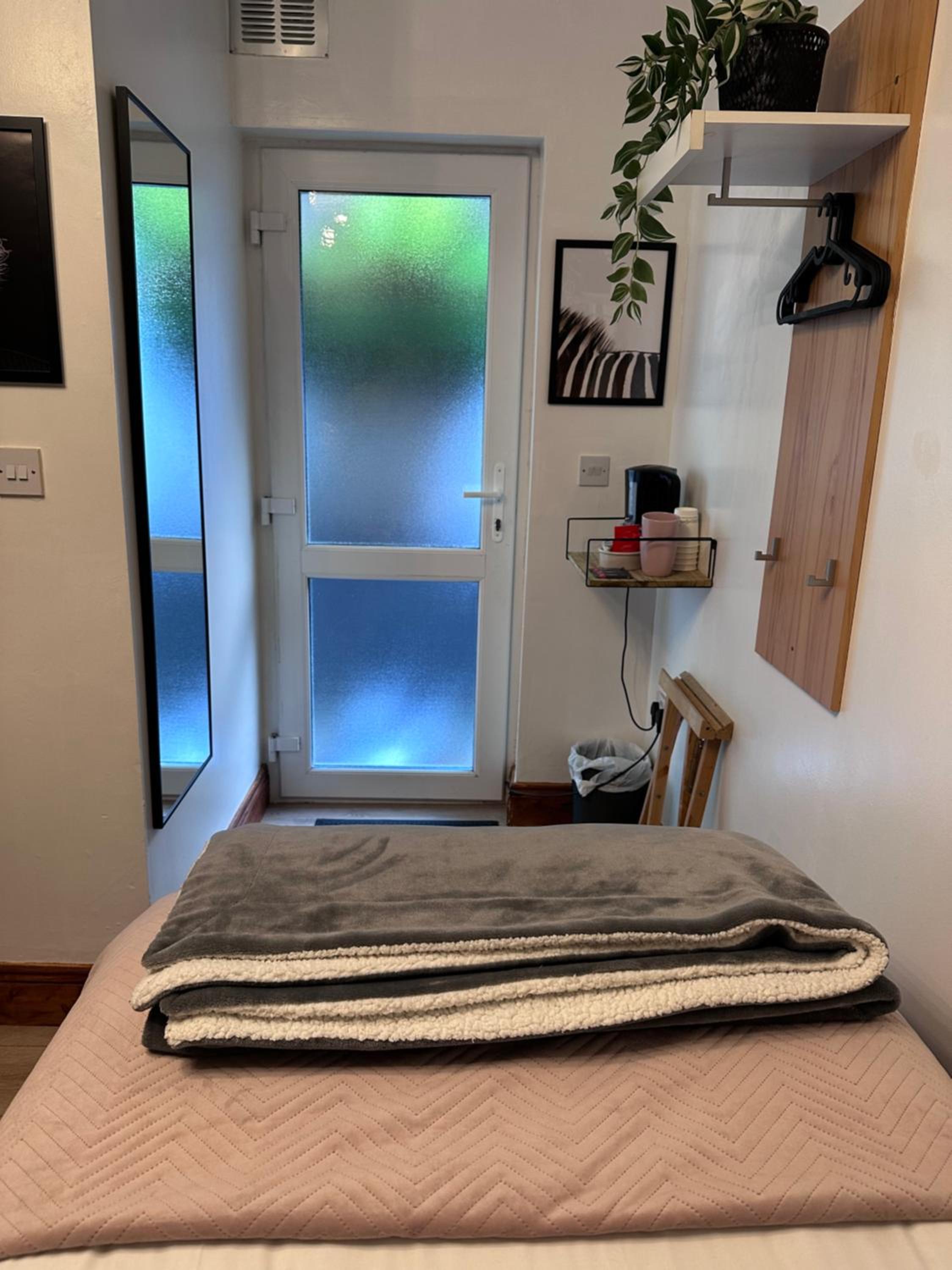 Small Twin Room photo 3