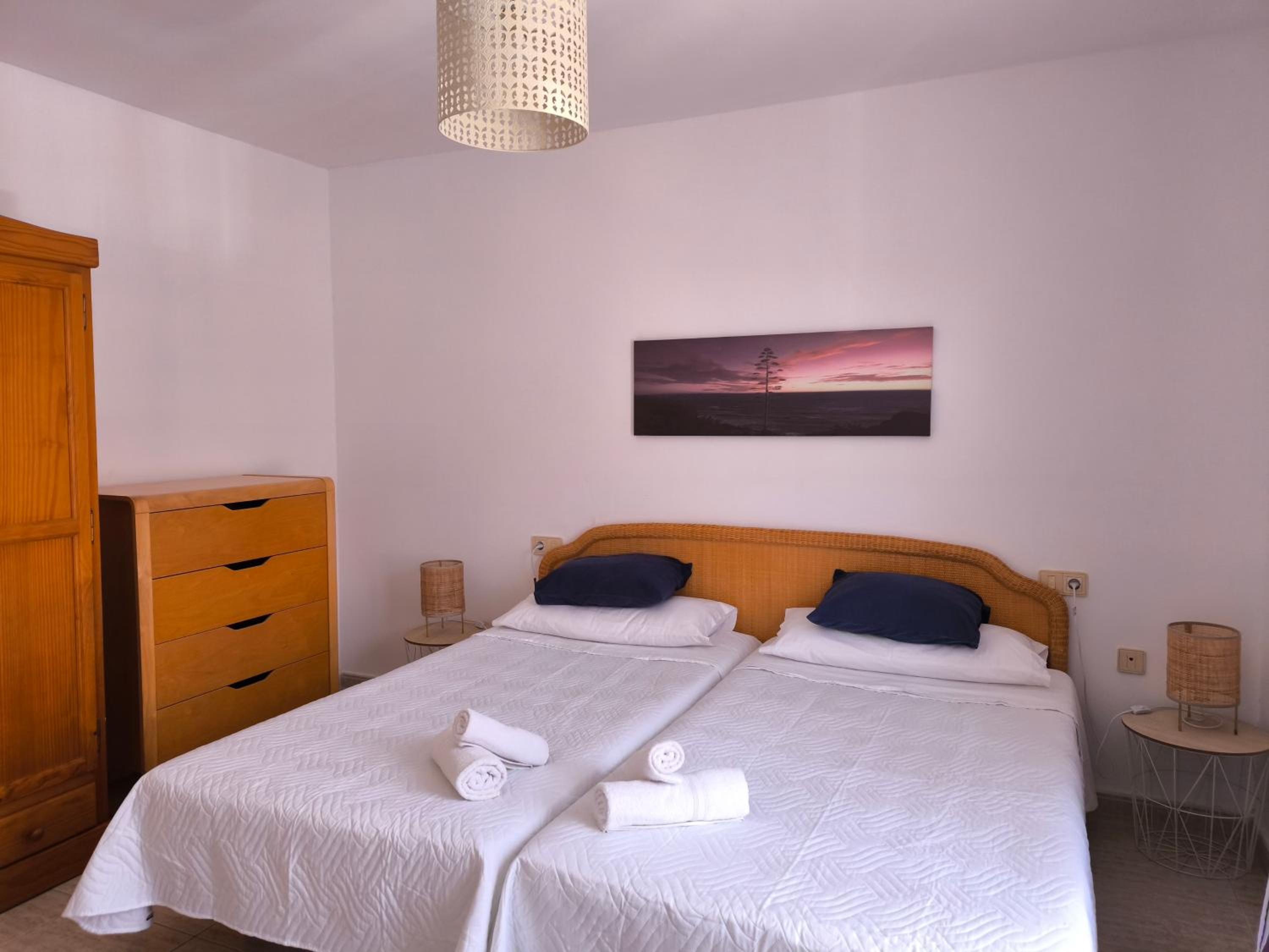 Double Room with Shared Bathroom photo 3