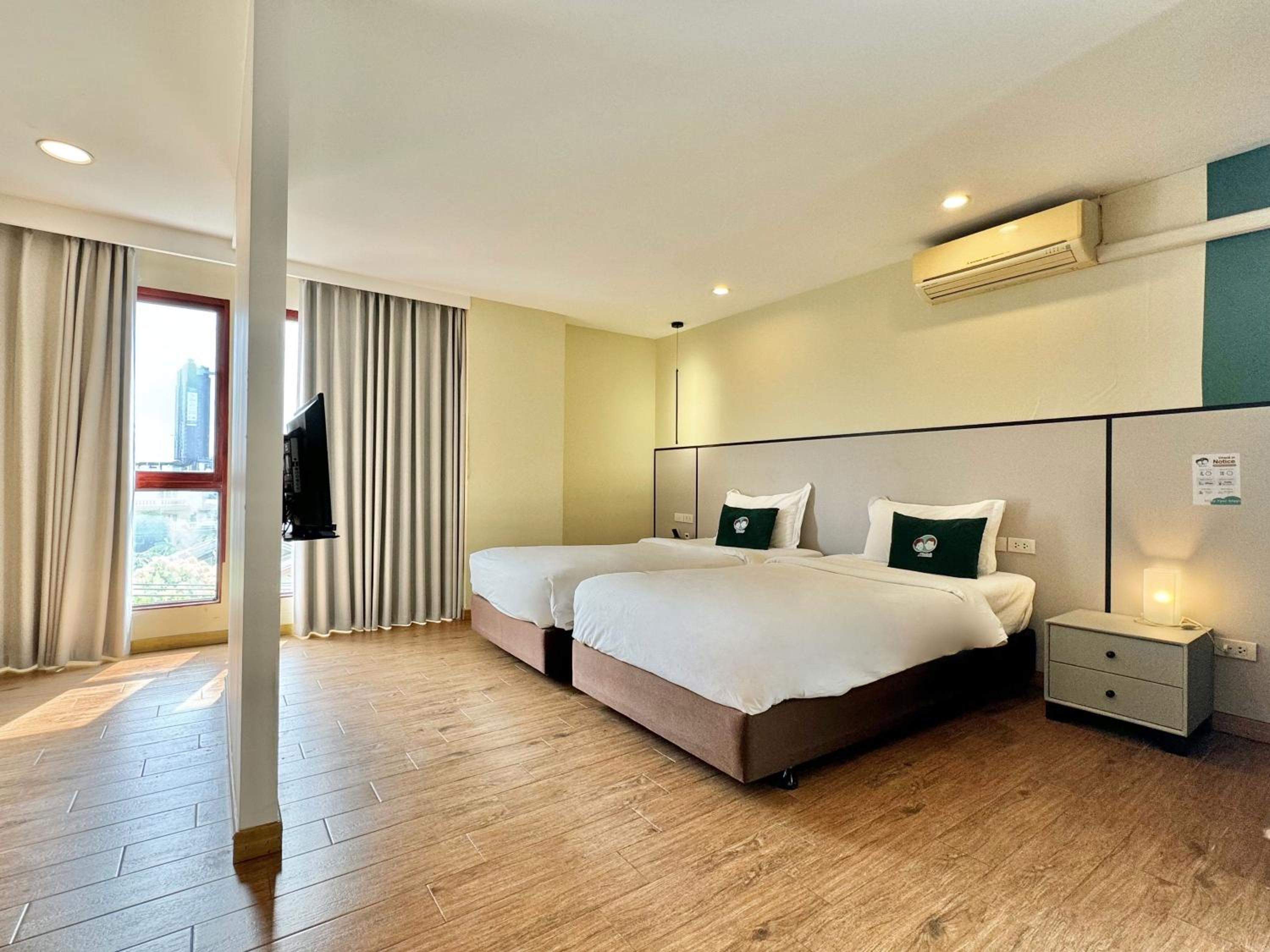 Deluxe Studio with Balcony photo 1