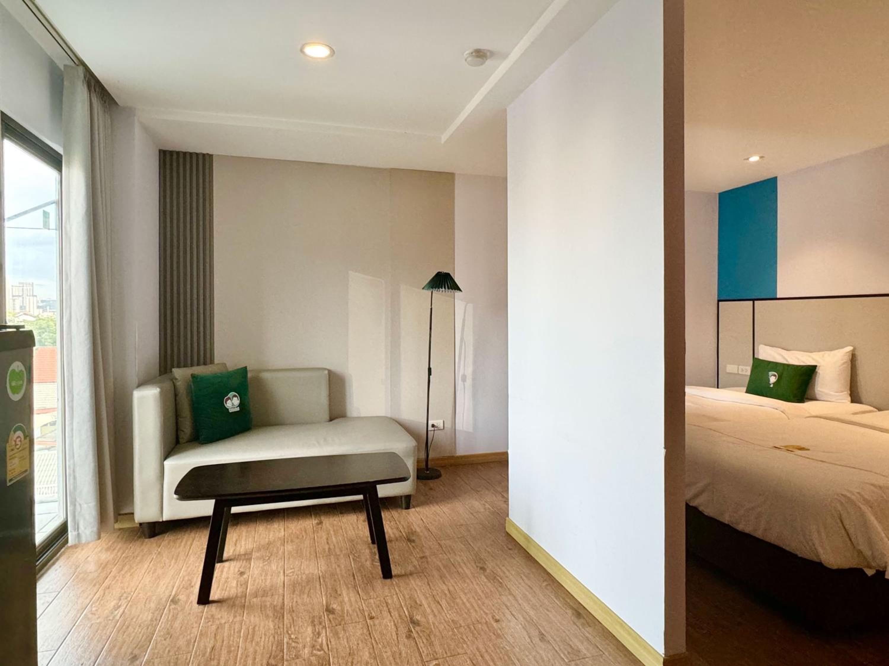 Deluxe Studio with Balcony photo 2