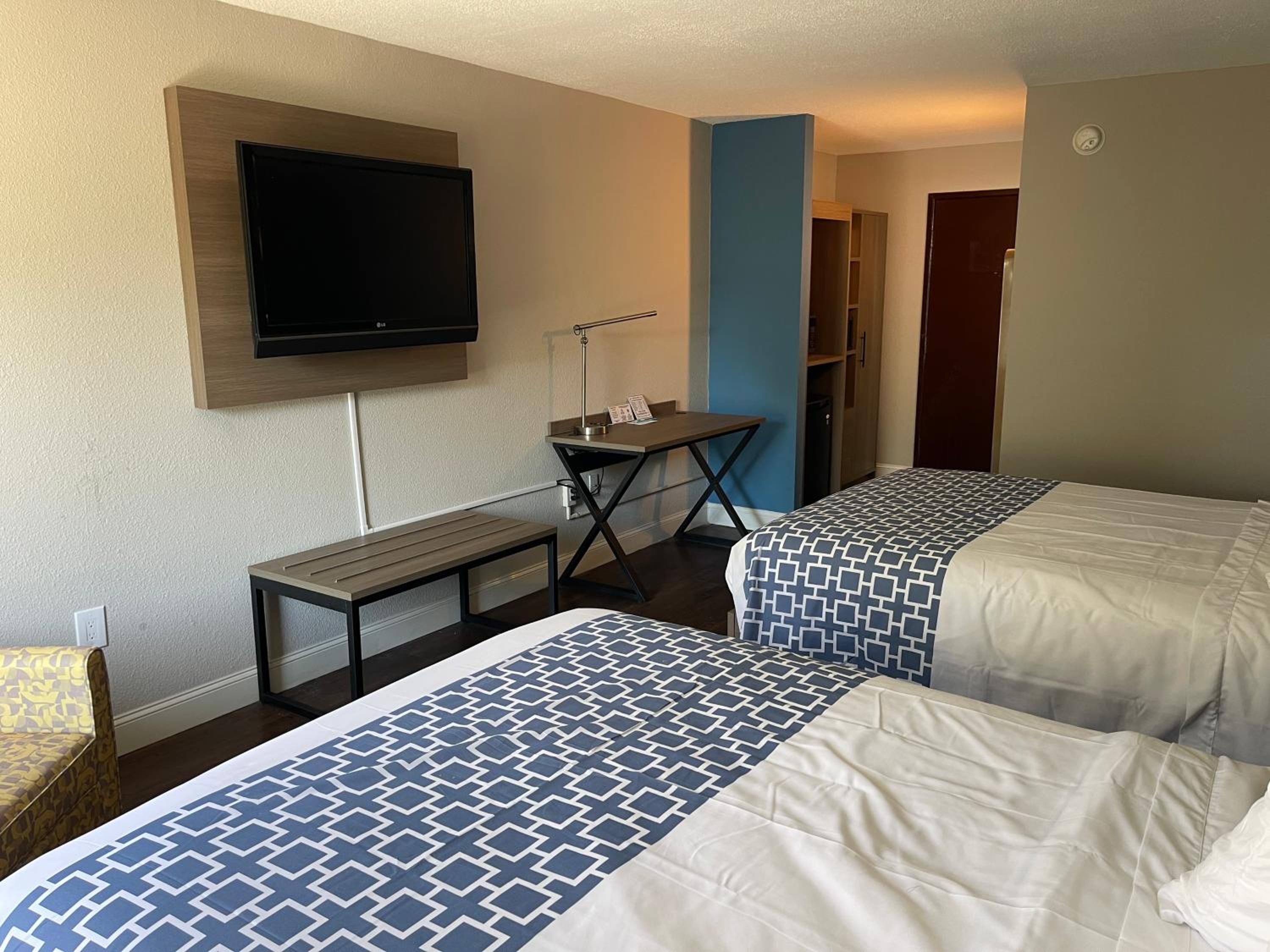 Queen Room with Two Queen Beds - Non-Smoking