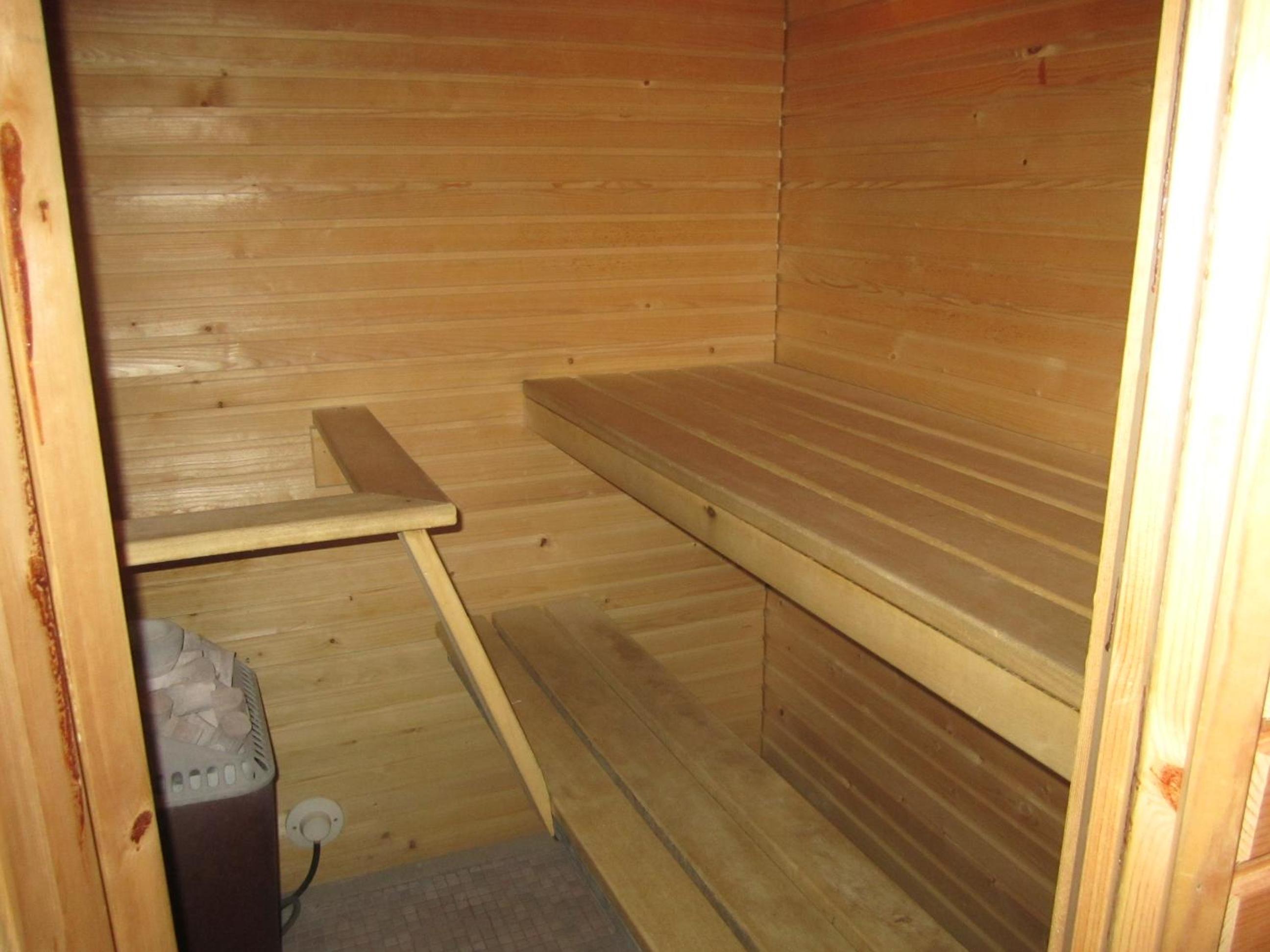 Apartment with Sauna - Photo 14
