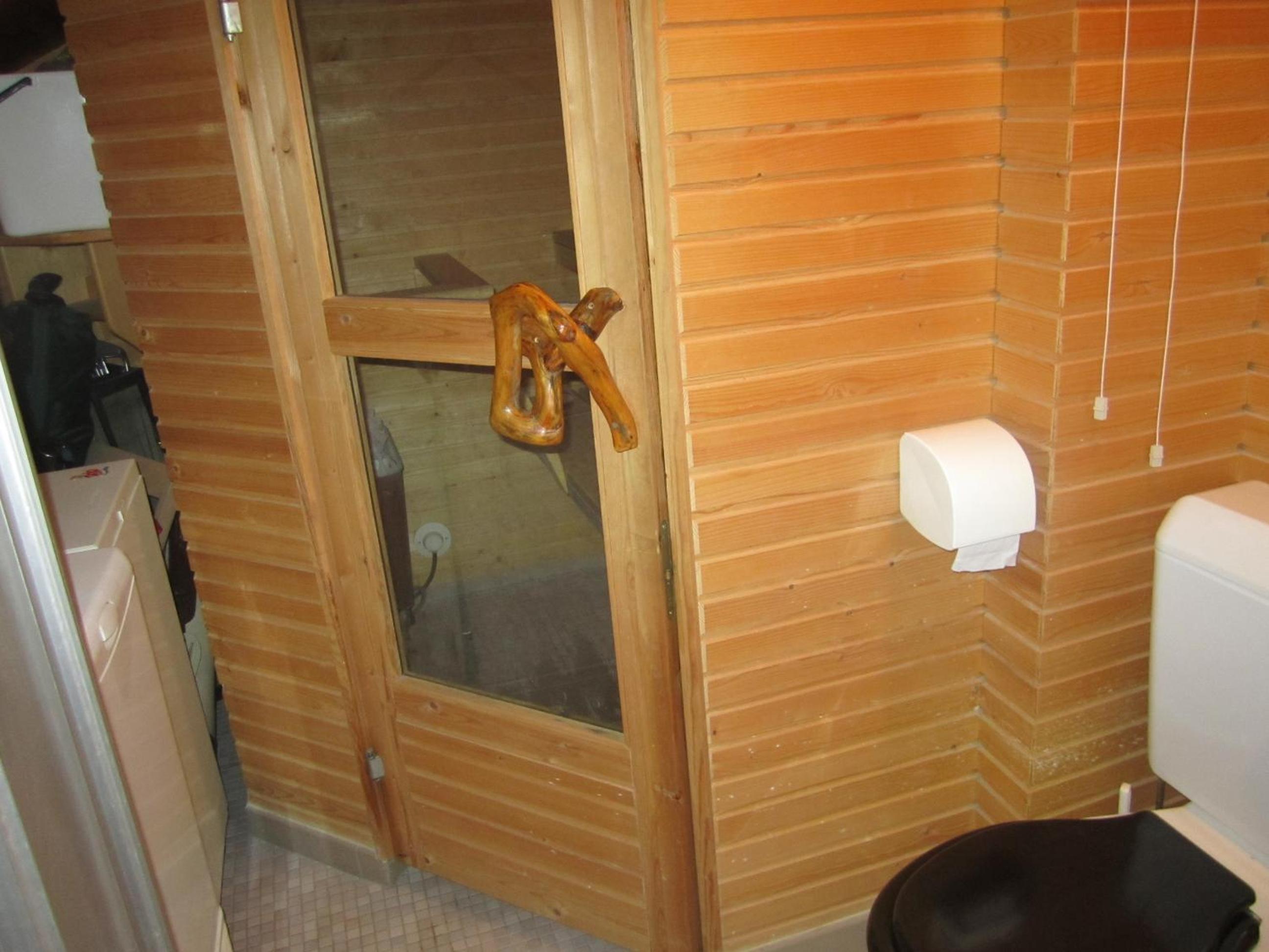 Apartment with Sauna - Photo 36
