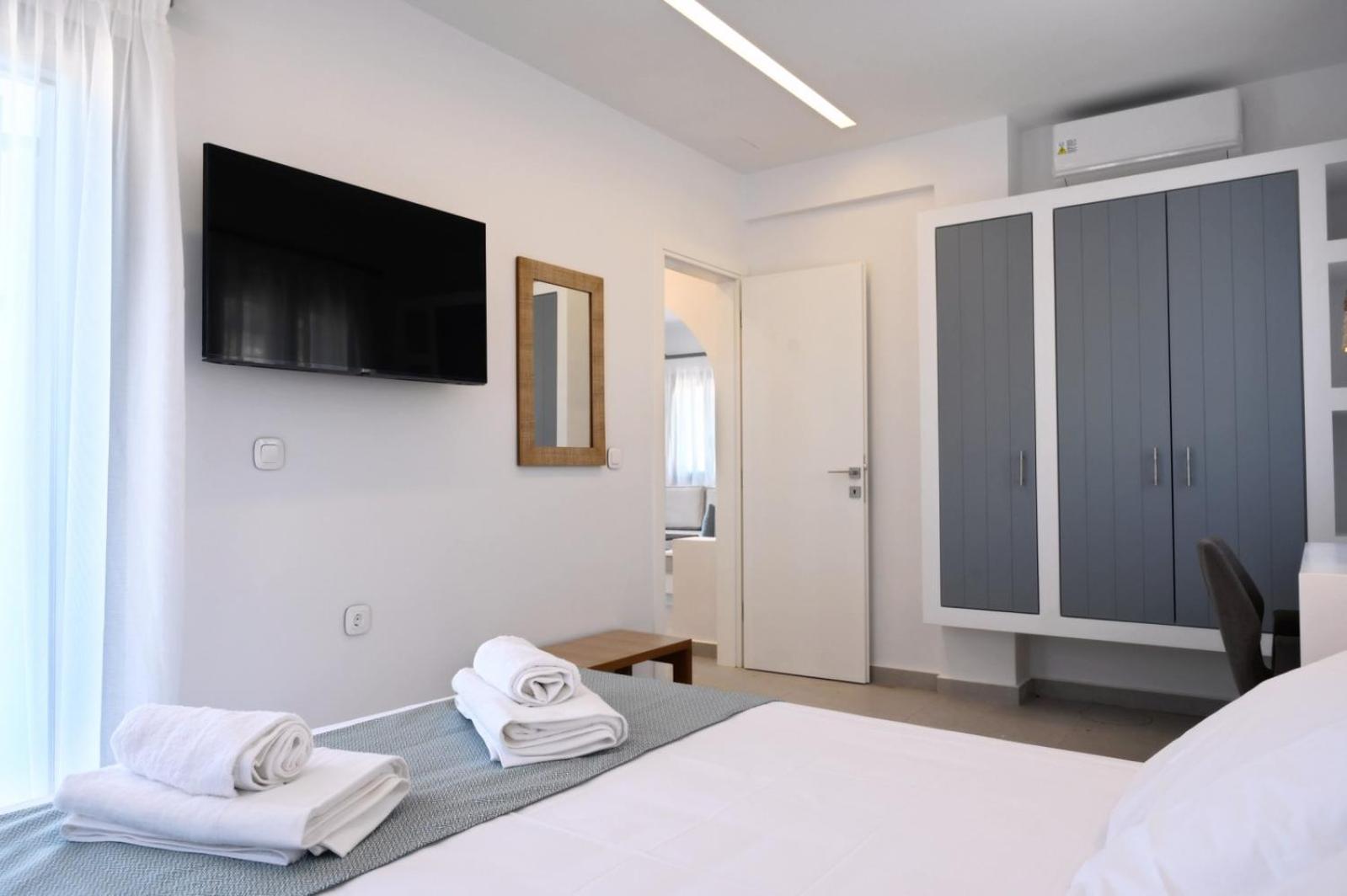 One-Bedroom House photo 1