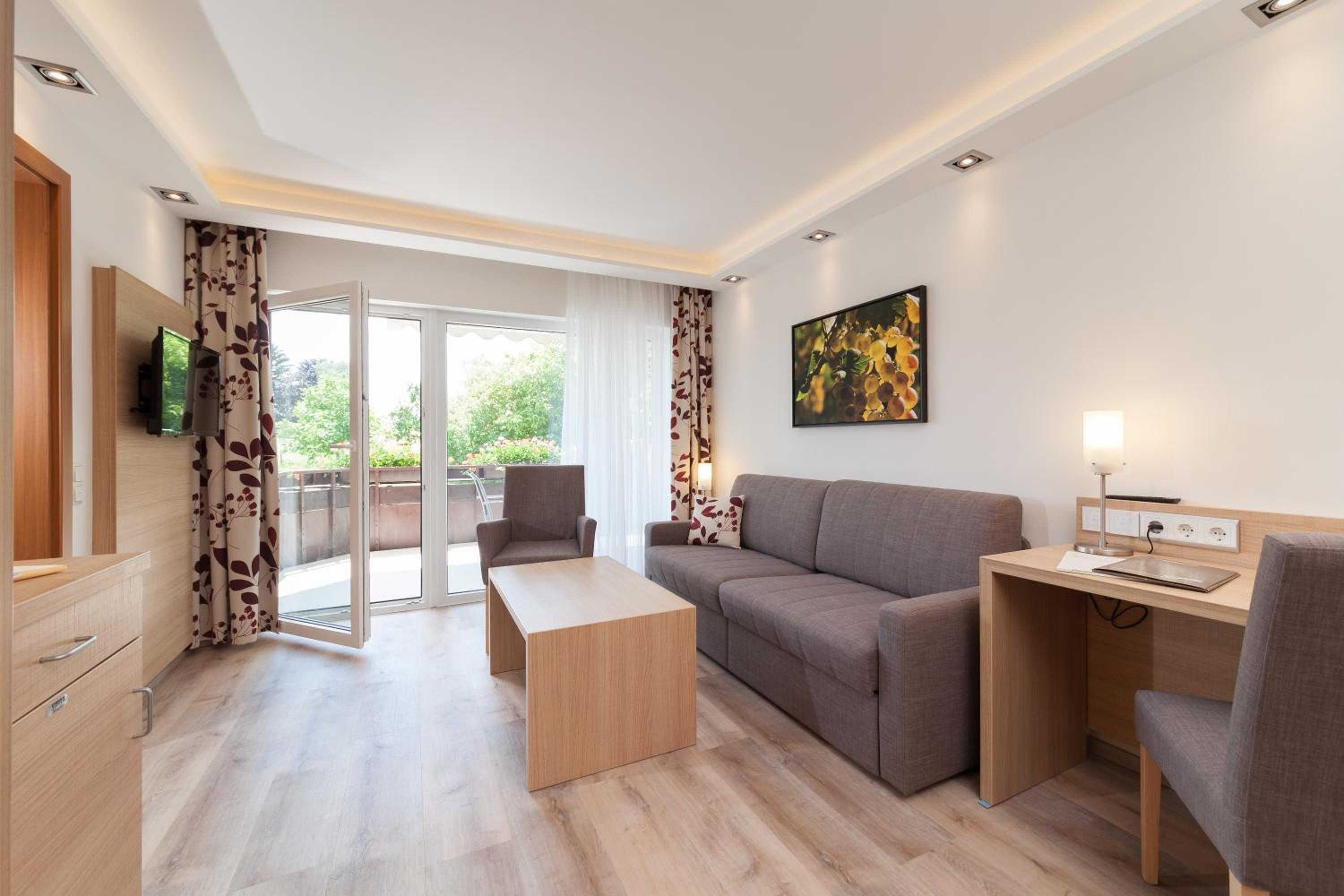 Suite with Garden View photo 3