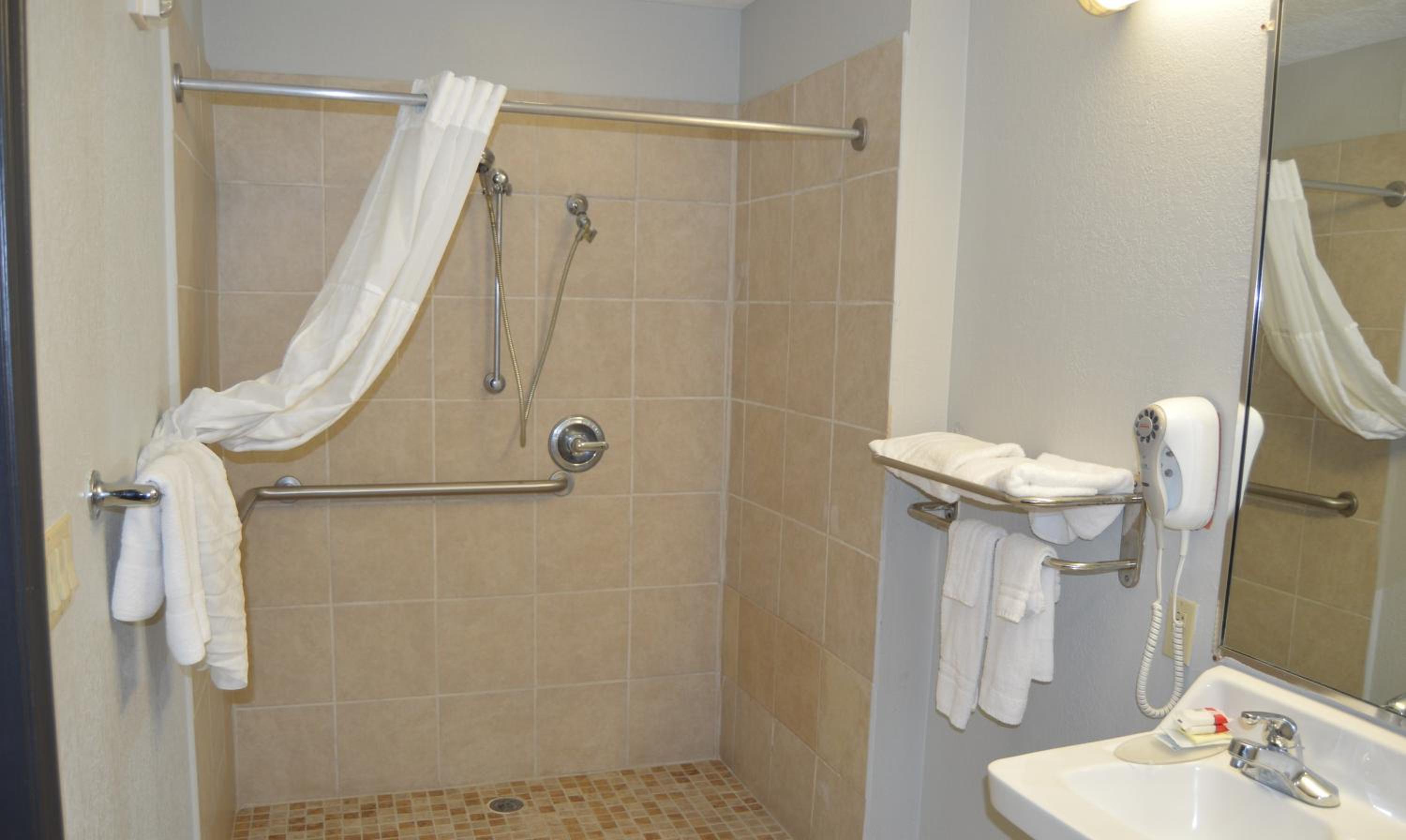 King Room - Disability Access - Non-Smoking - Photo 2