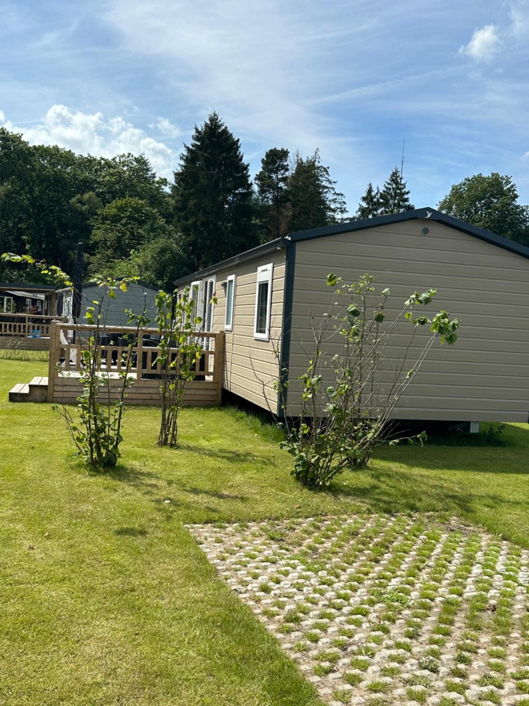 Mobile Home photo 3