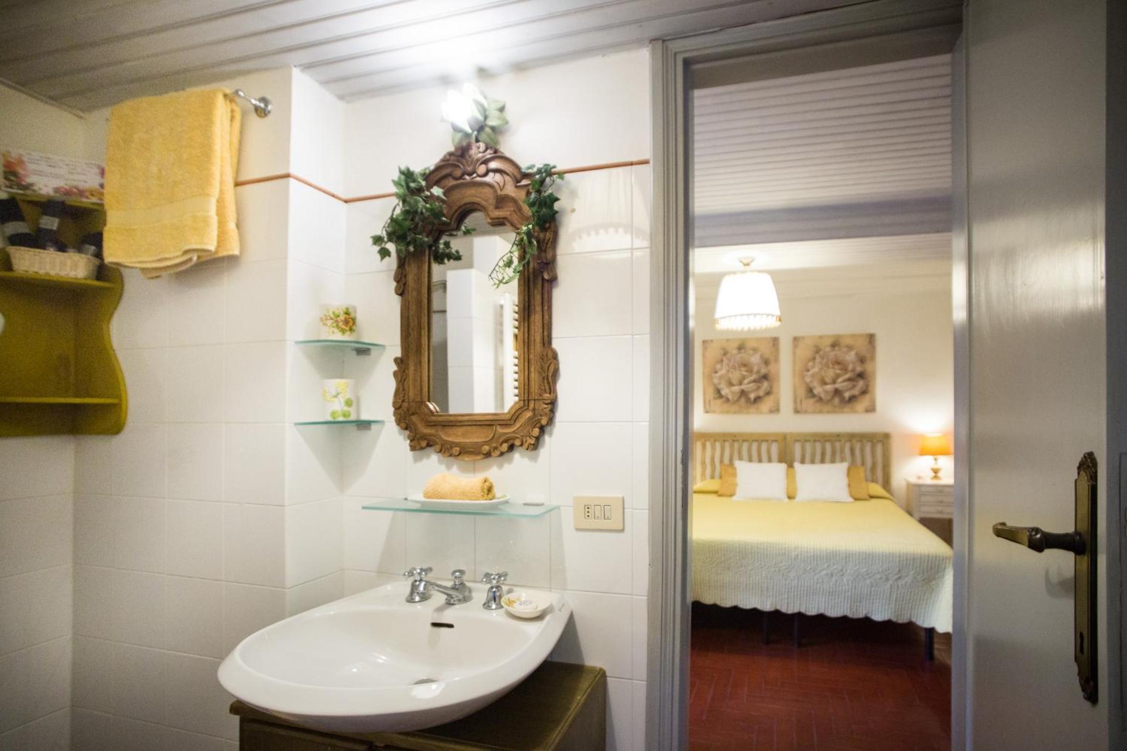 Classic Double or Twin Room with Garden View photo 2