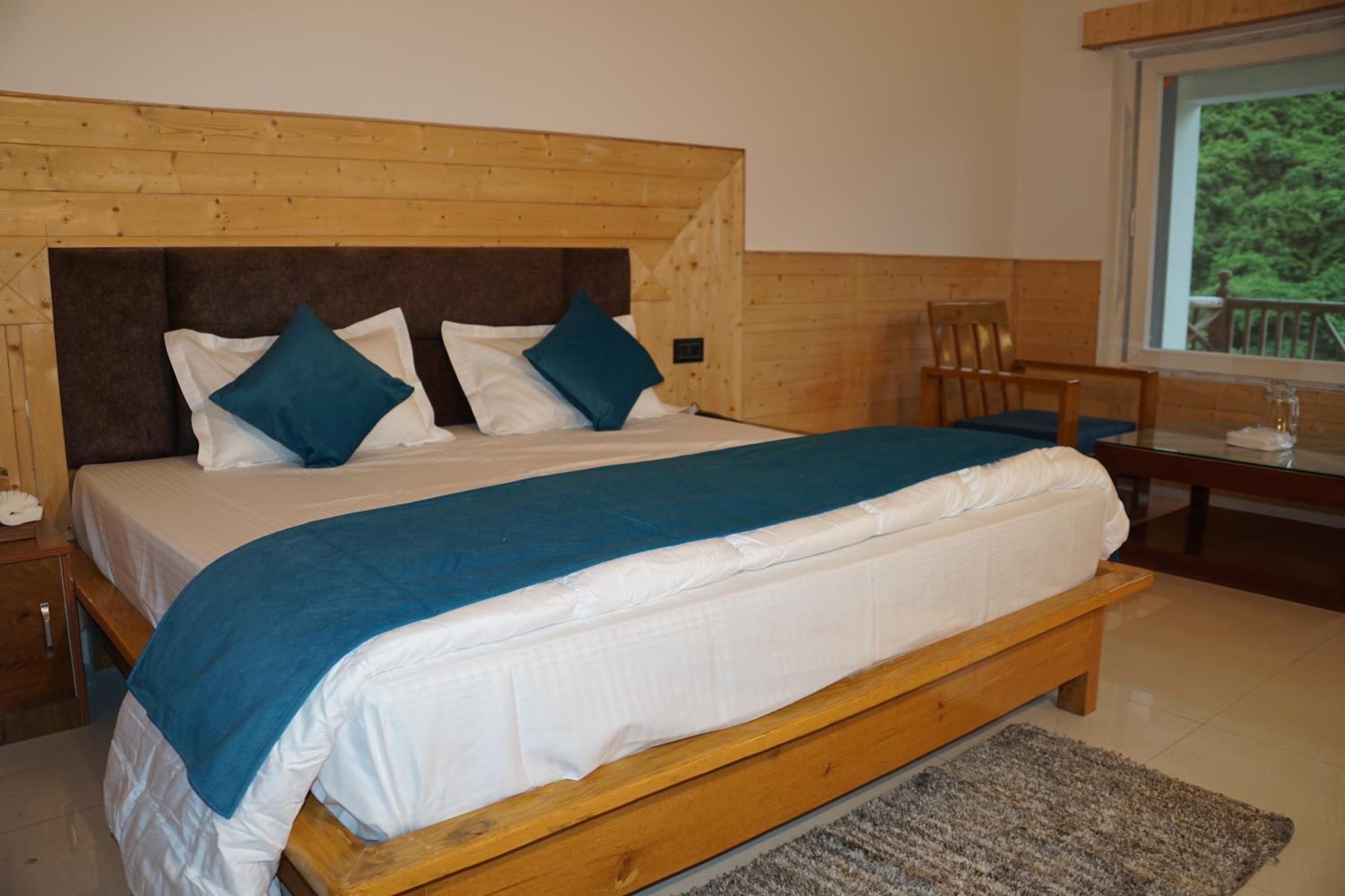 Deluxe King Room photo 1