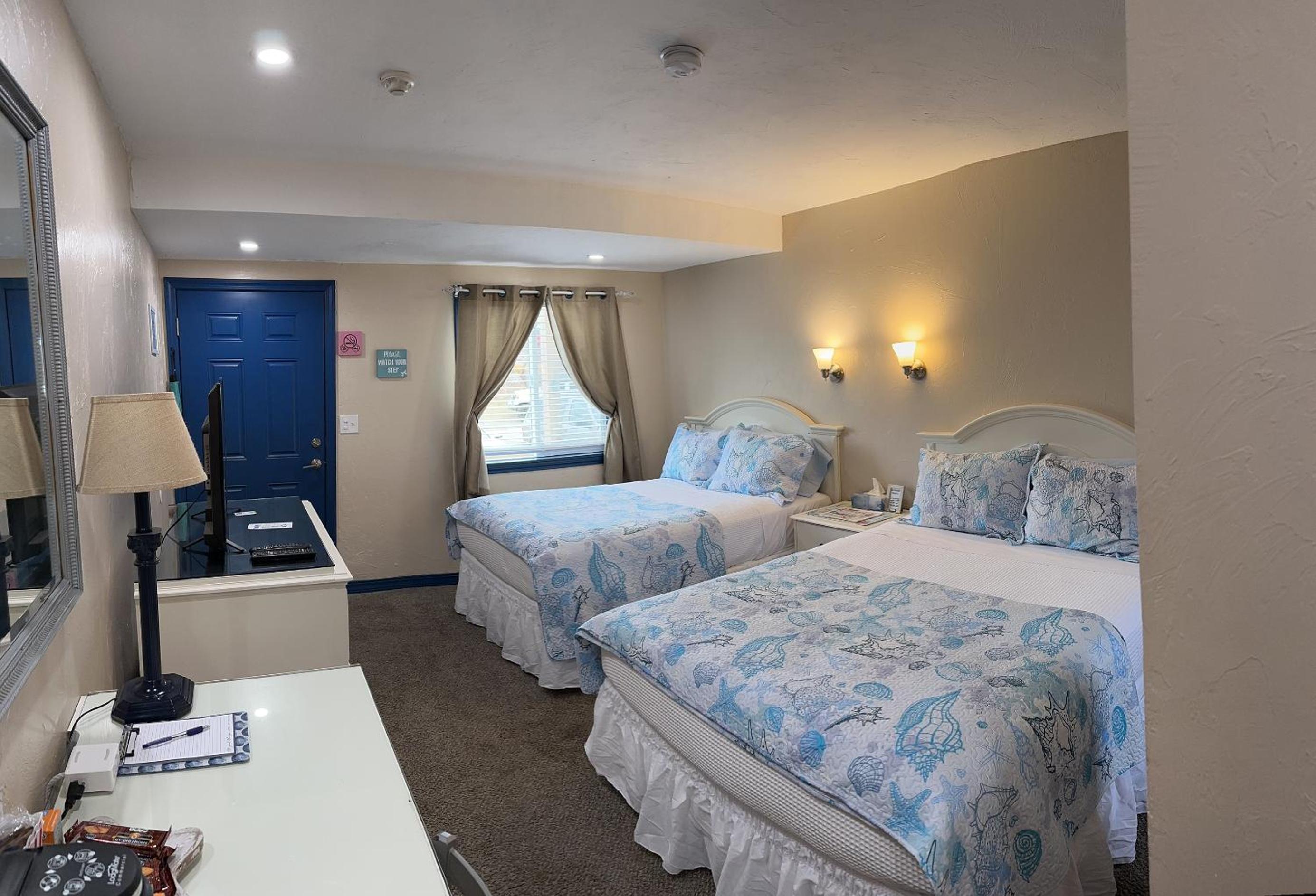 Classic Quadruple Room with 4 Adults Occupancy (Non Smoking) photo 2