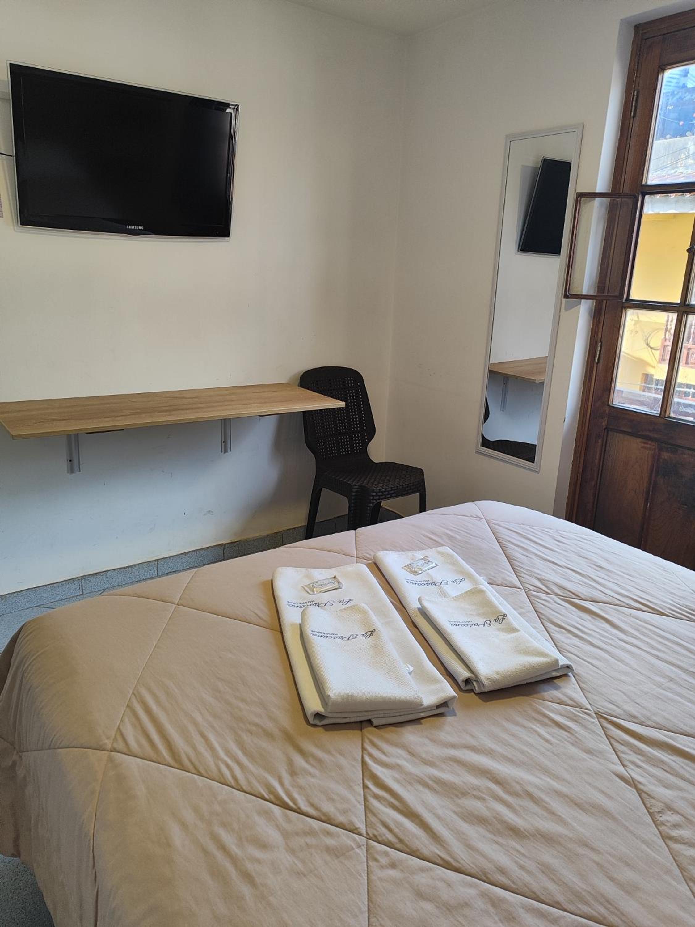 Double Room with Private Bathroom photo 3