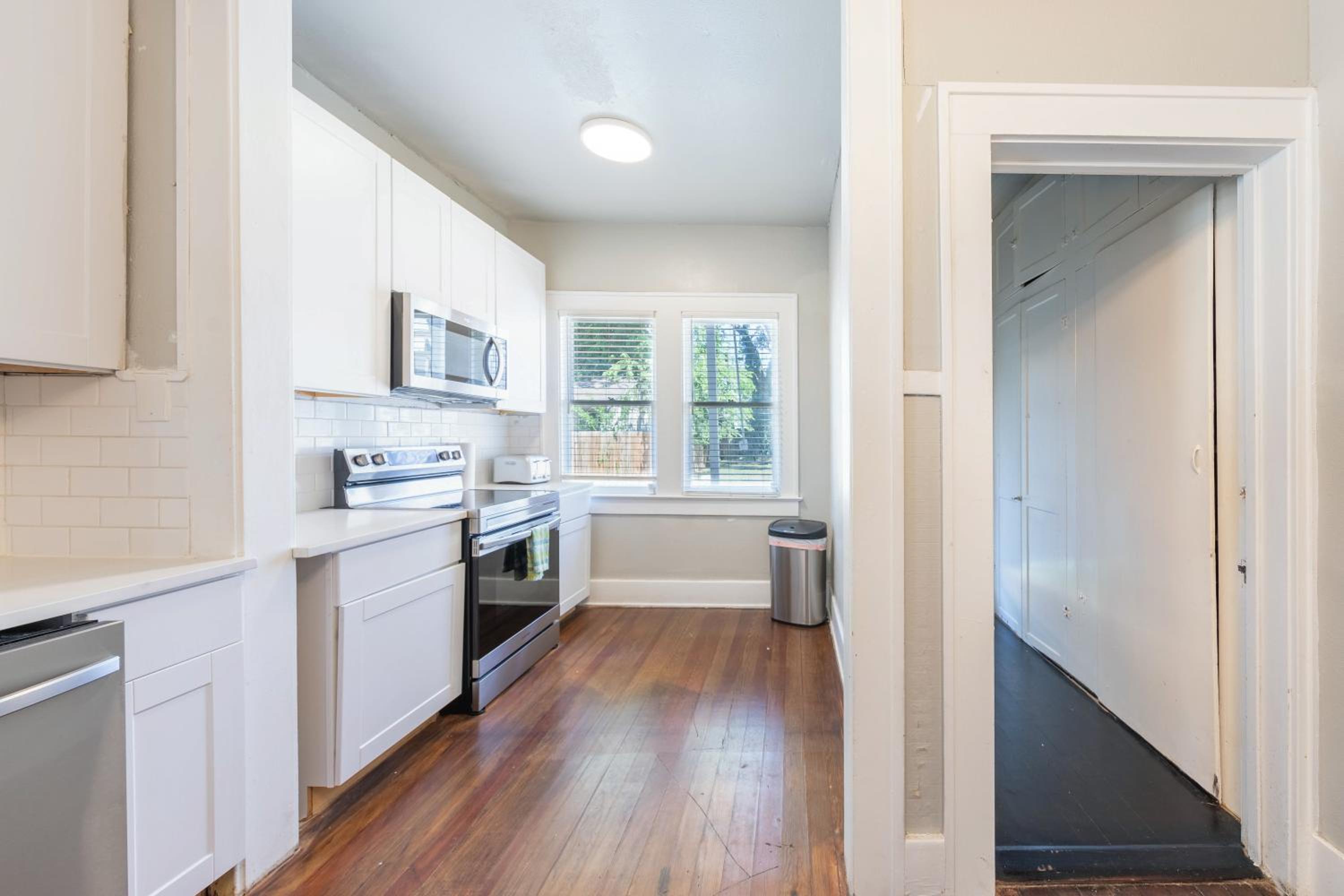 Four-Bedroom House - Photo 4