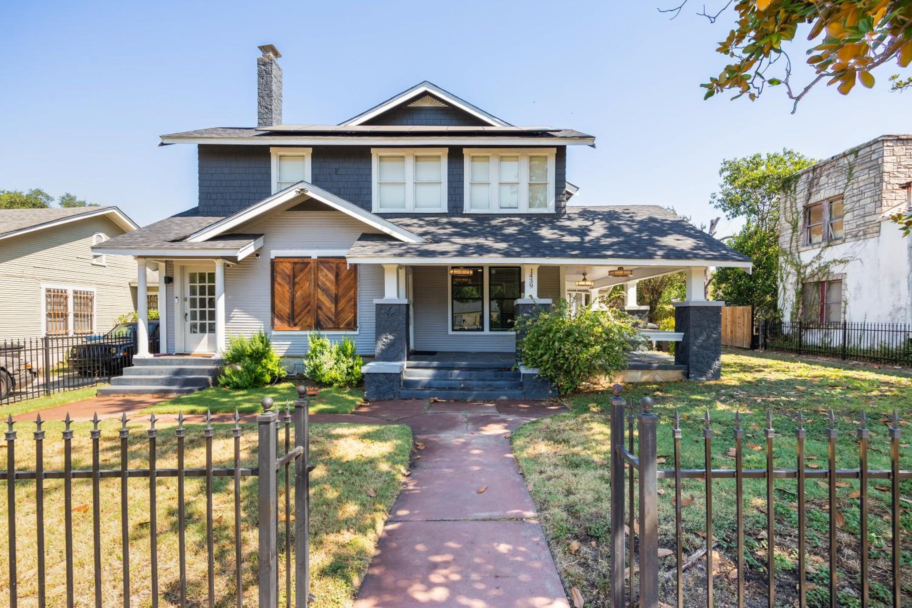 Four-Bedroom House - Photo 33