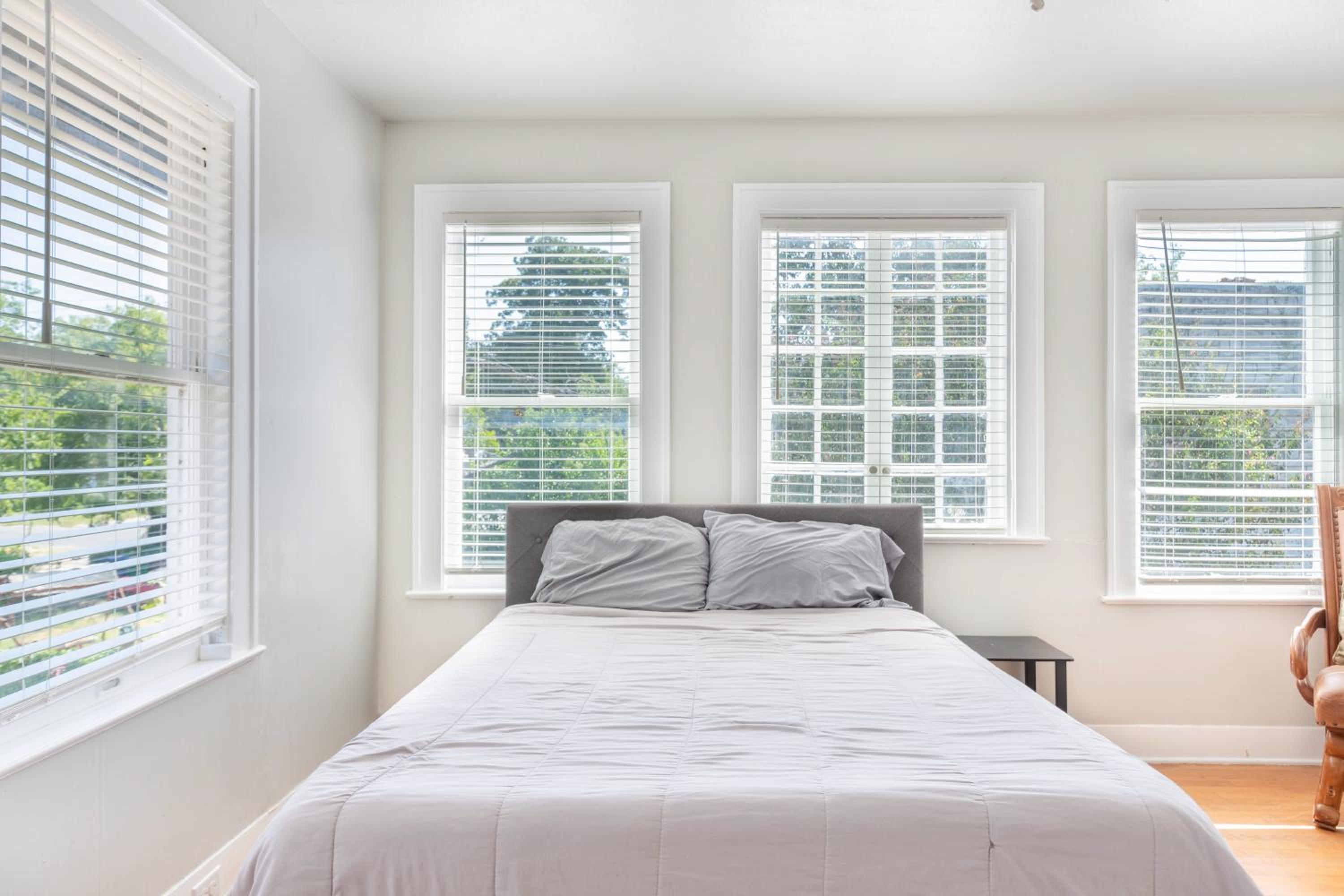 Four-Bedroom House - Photo 12