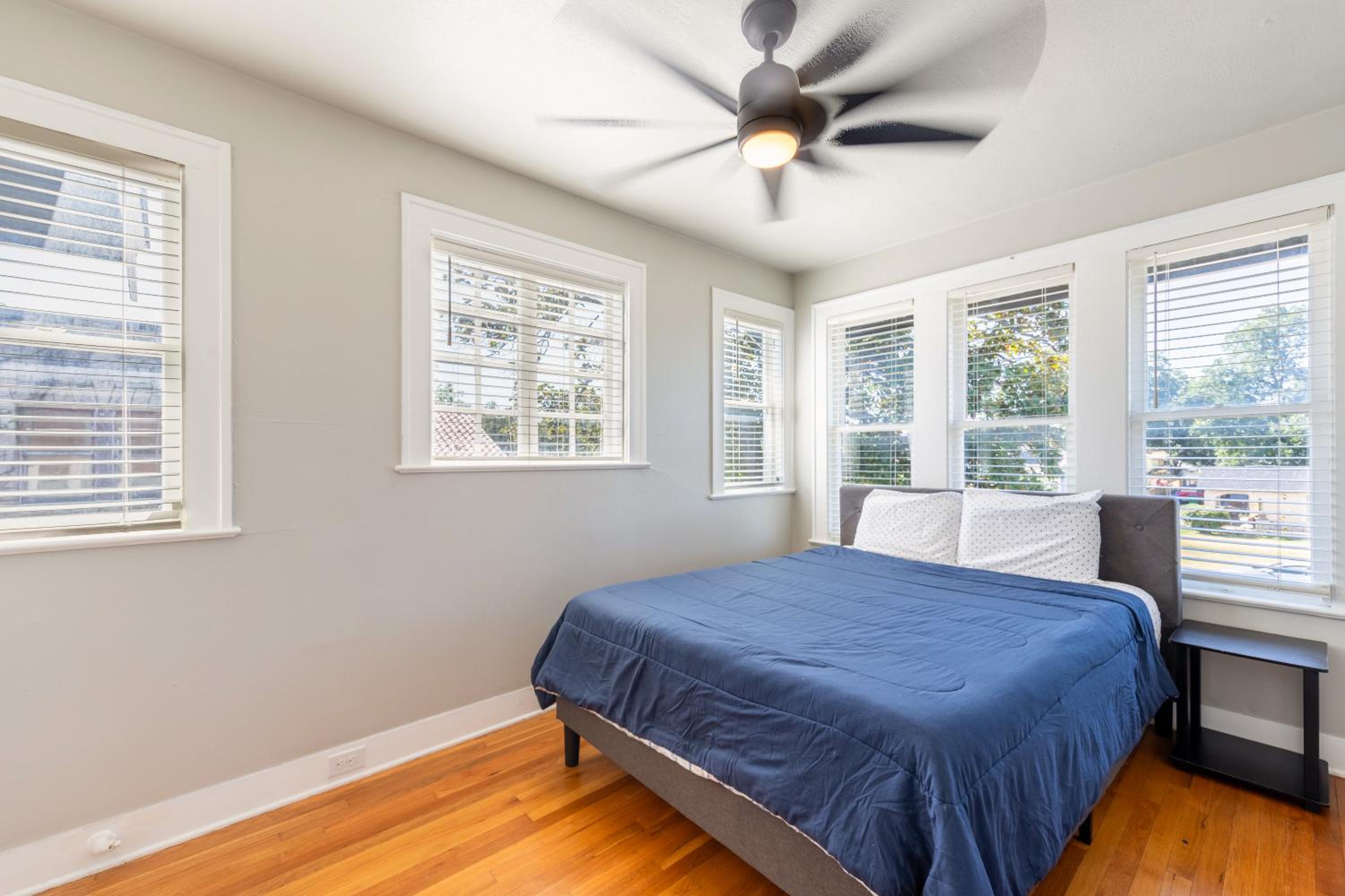 Four-Bedroom House - Photo 18
