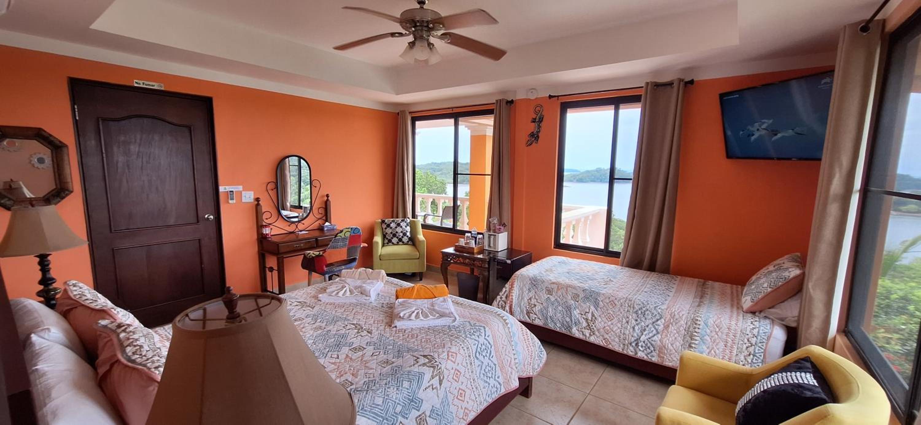 Penthouse Queen Suite with Ocean and Jungle View