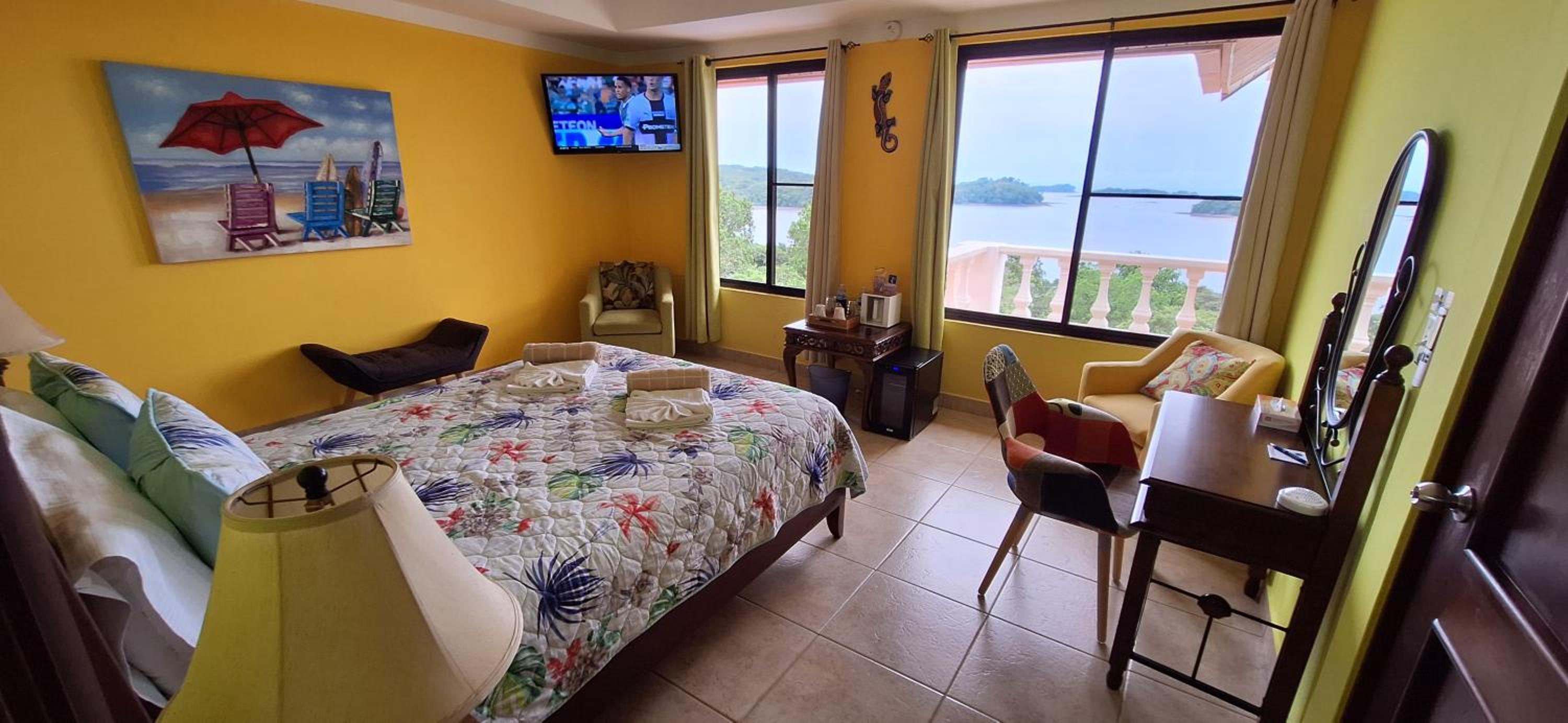 Penthouse Queen Suite with Ocean View