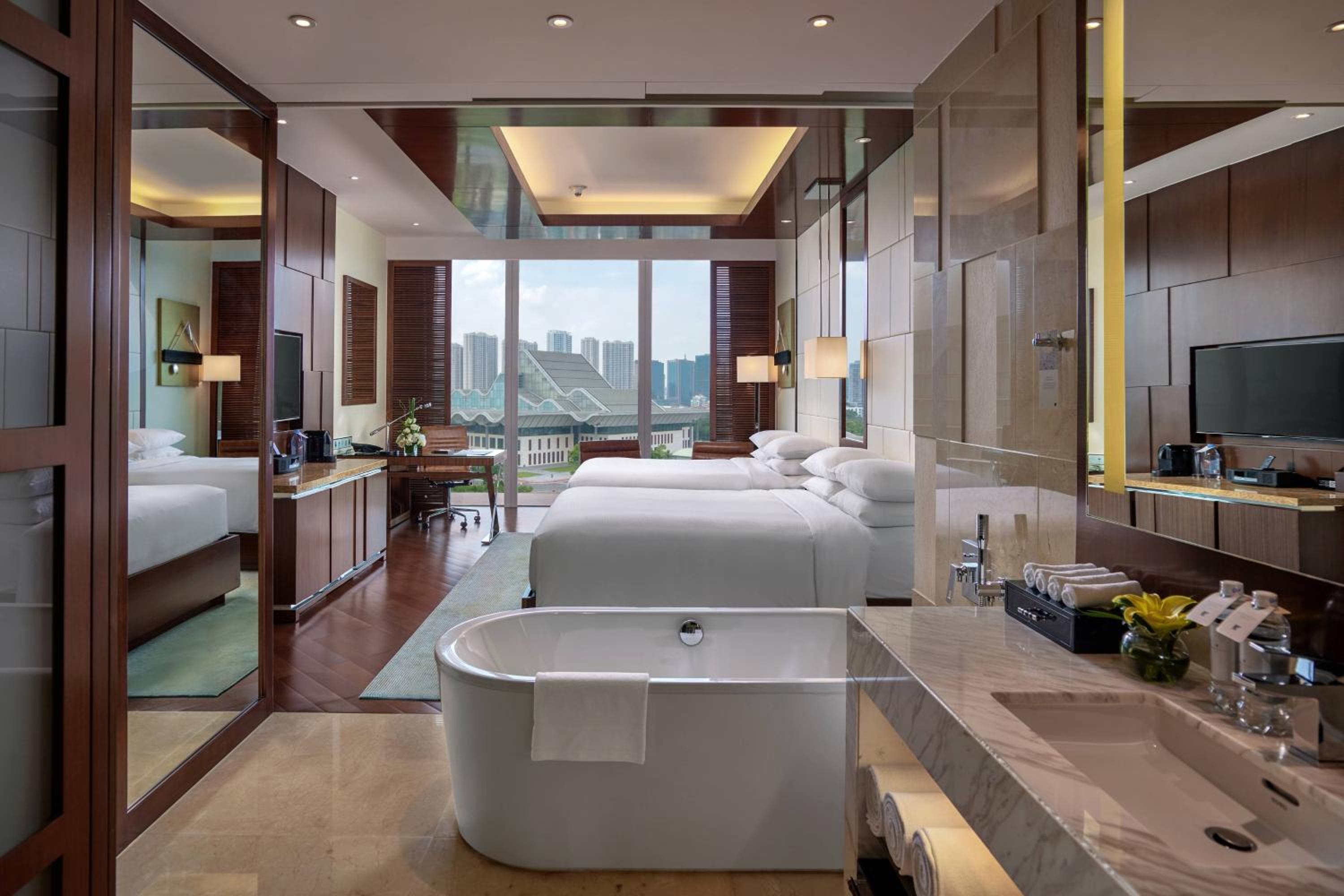 Executive Double Room, Executive lounge access, 2 Double, Lake View