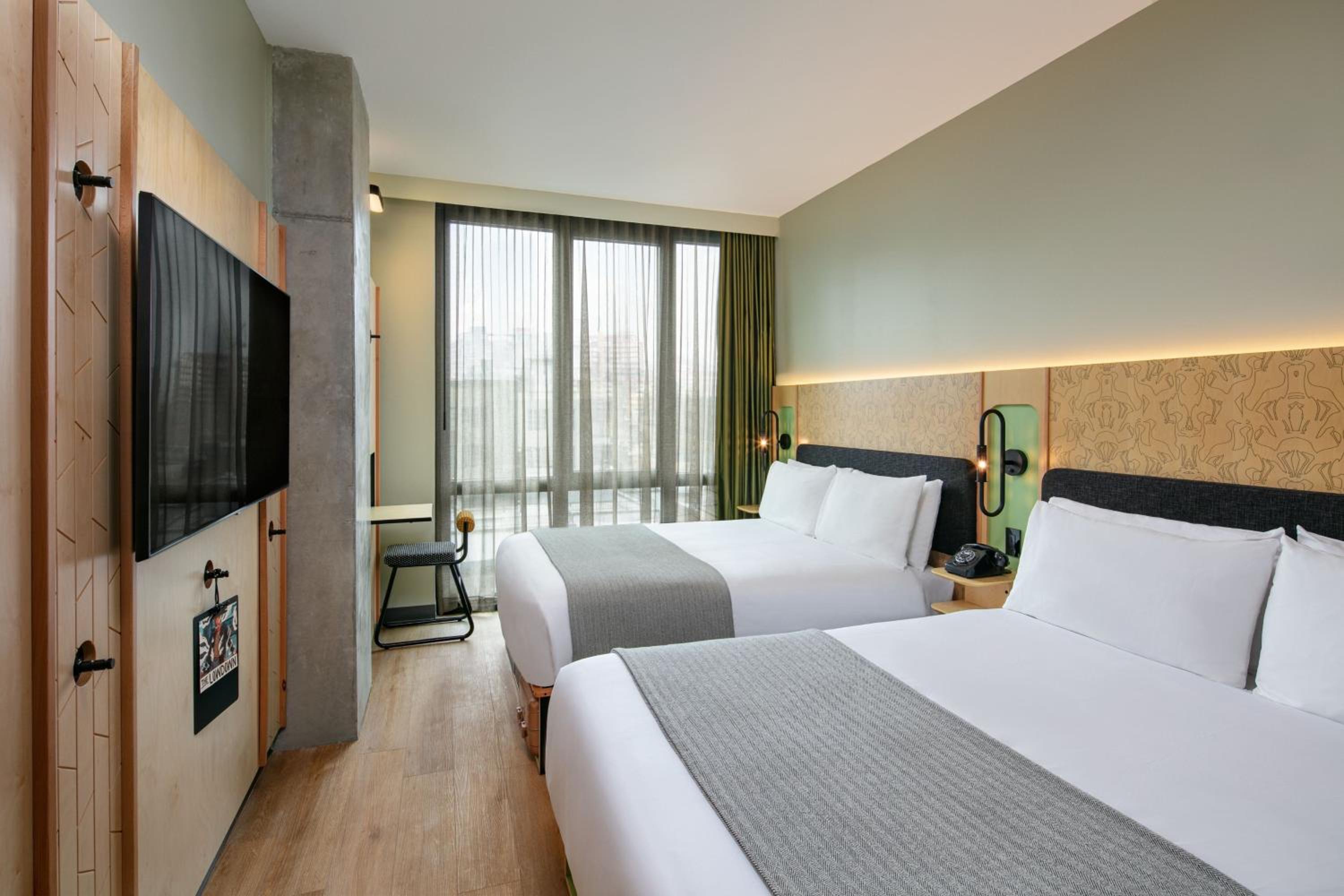 Queen Room with Two Queen Beds - Photo 6