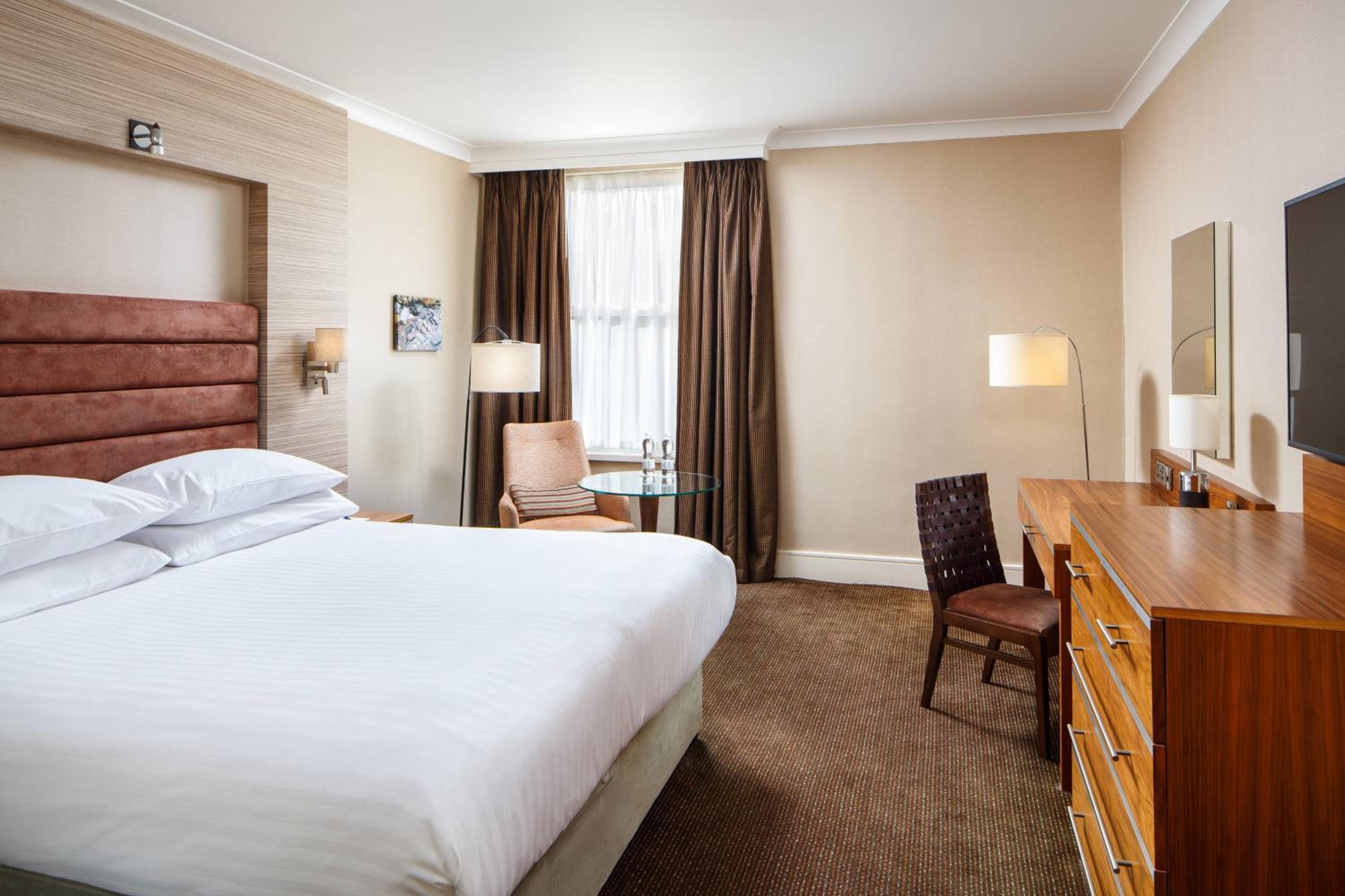 Deluxe King Room photo 2