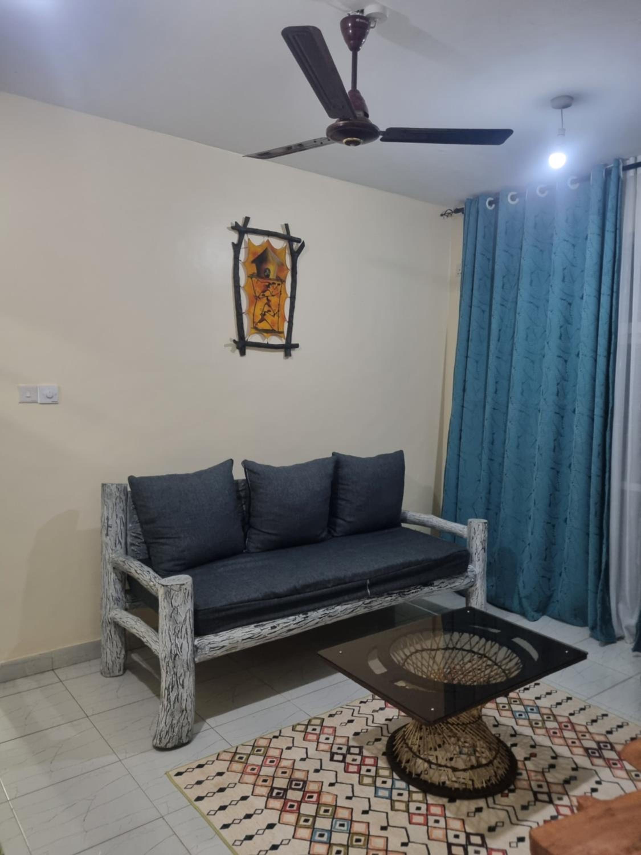 One-Bedroom Apartment photo 1