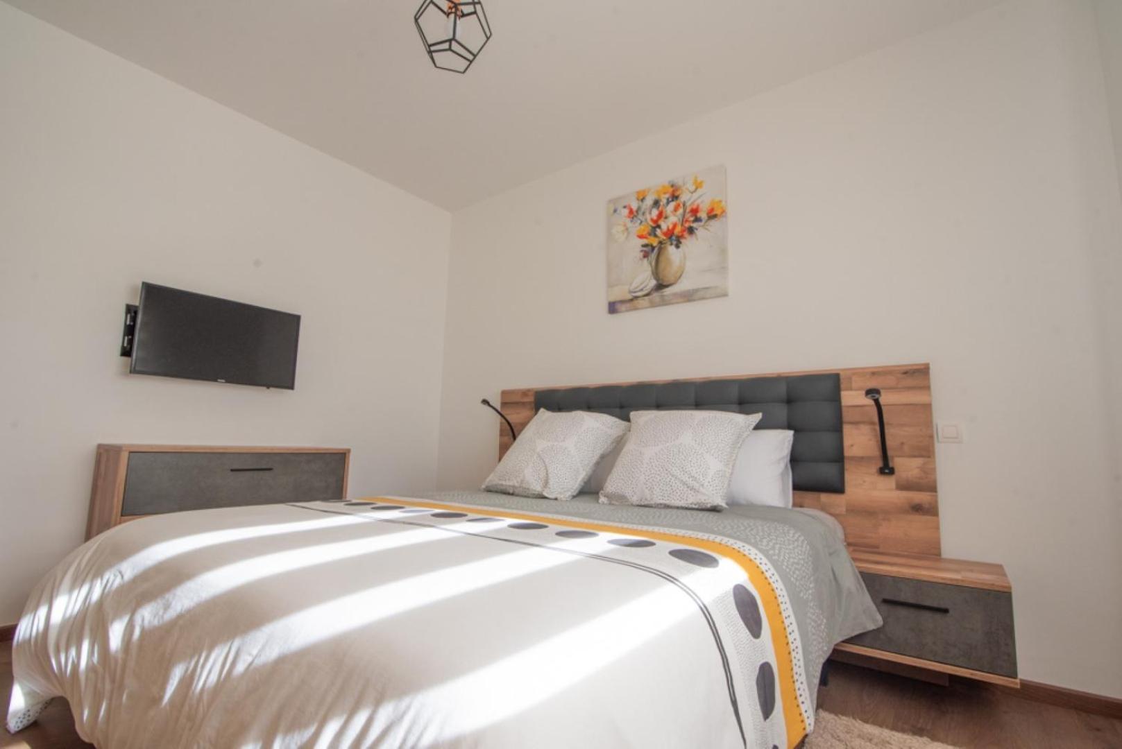 Two-Bedroom Apartment - Photo 25