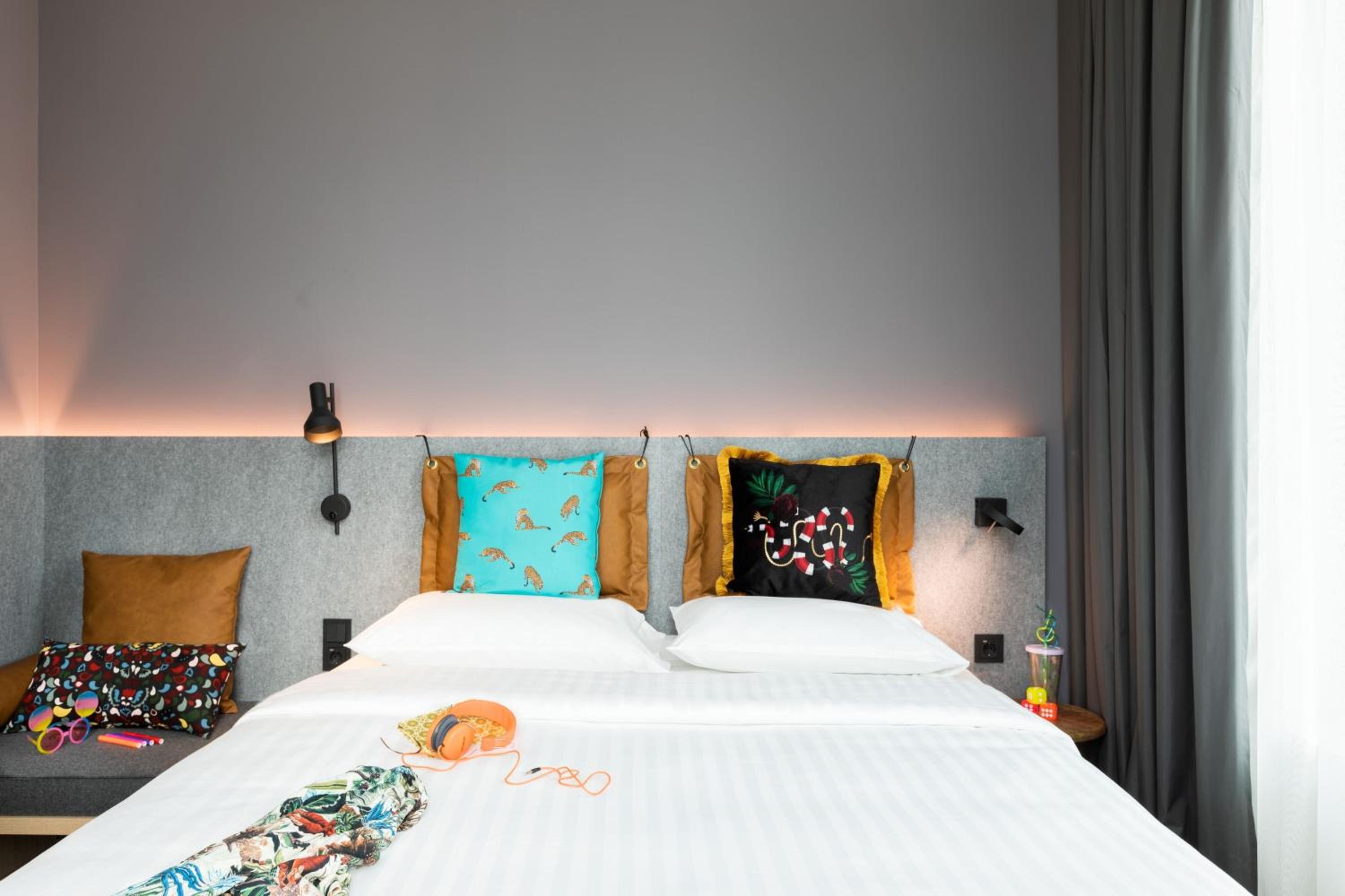 Moxy Queen Sleeper - Photo 4