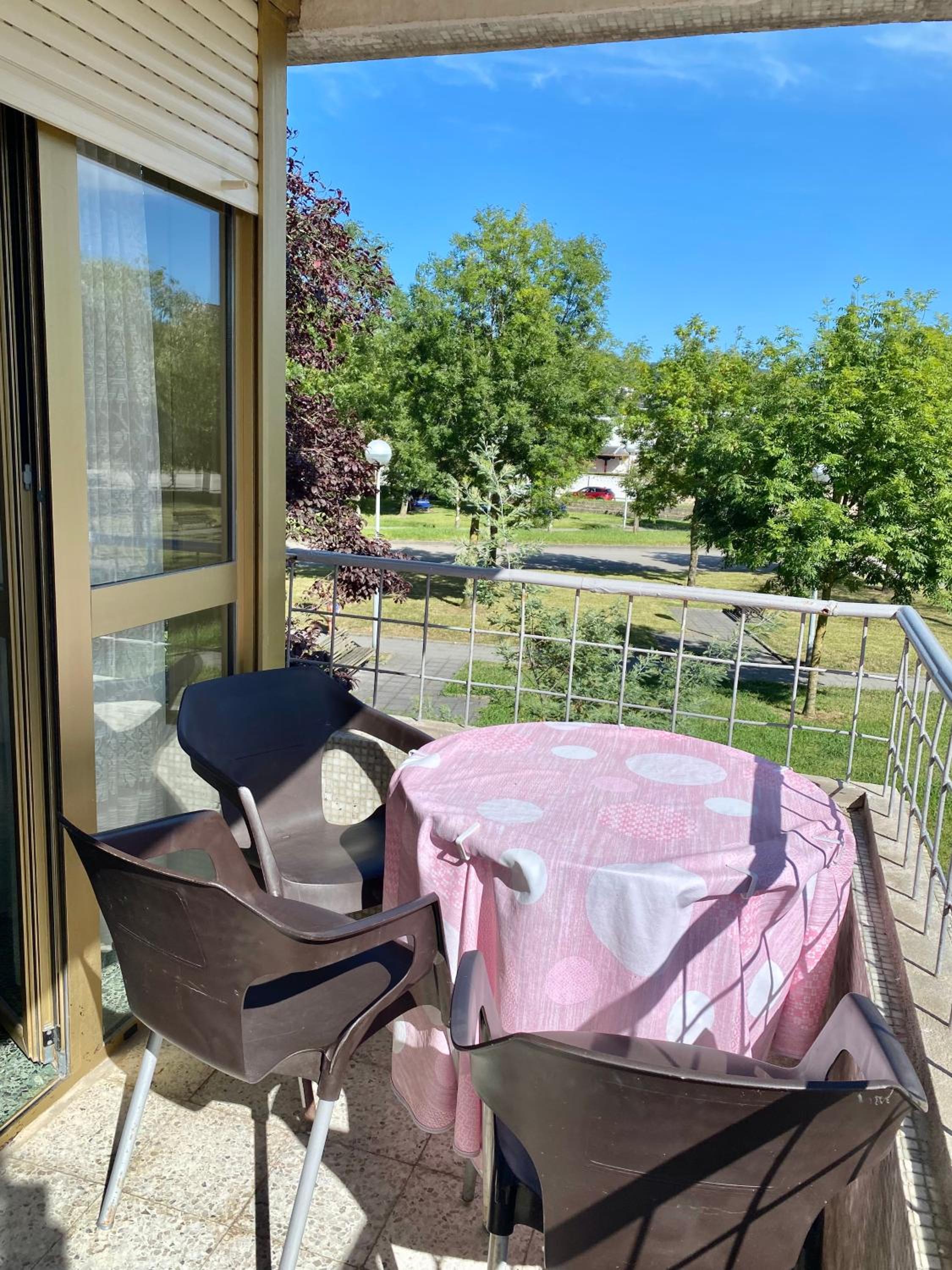 Two-Bedroom Apartment with Garden View photo 3