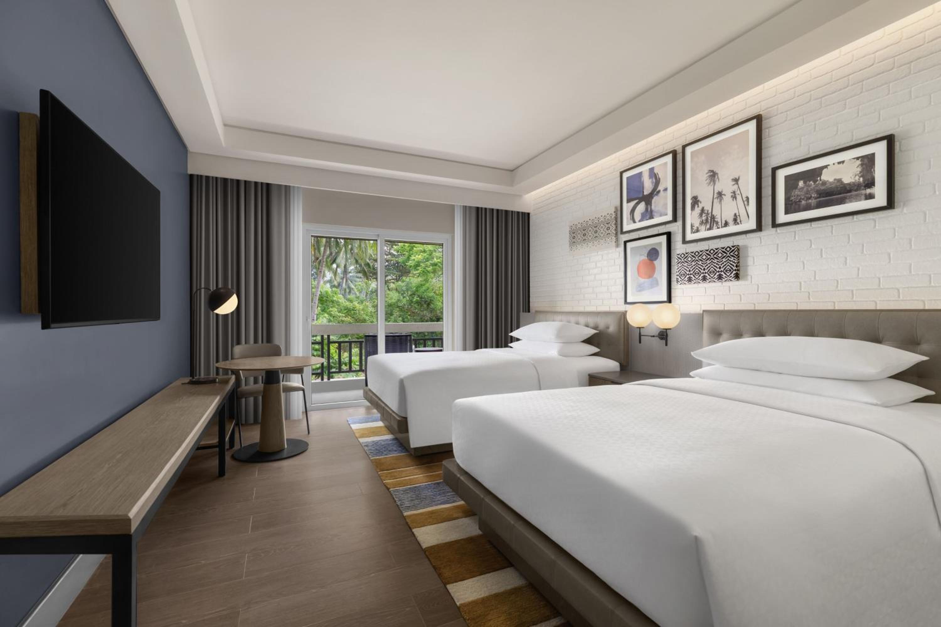 Deluxe Double Room with Balcony and Garden View photo 1