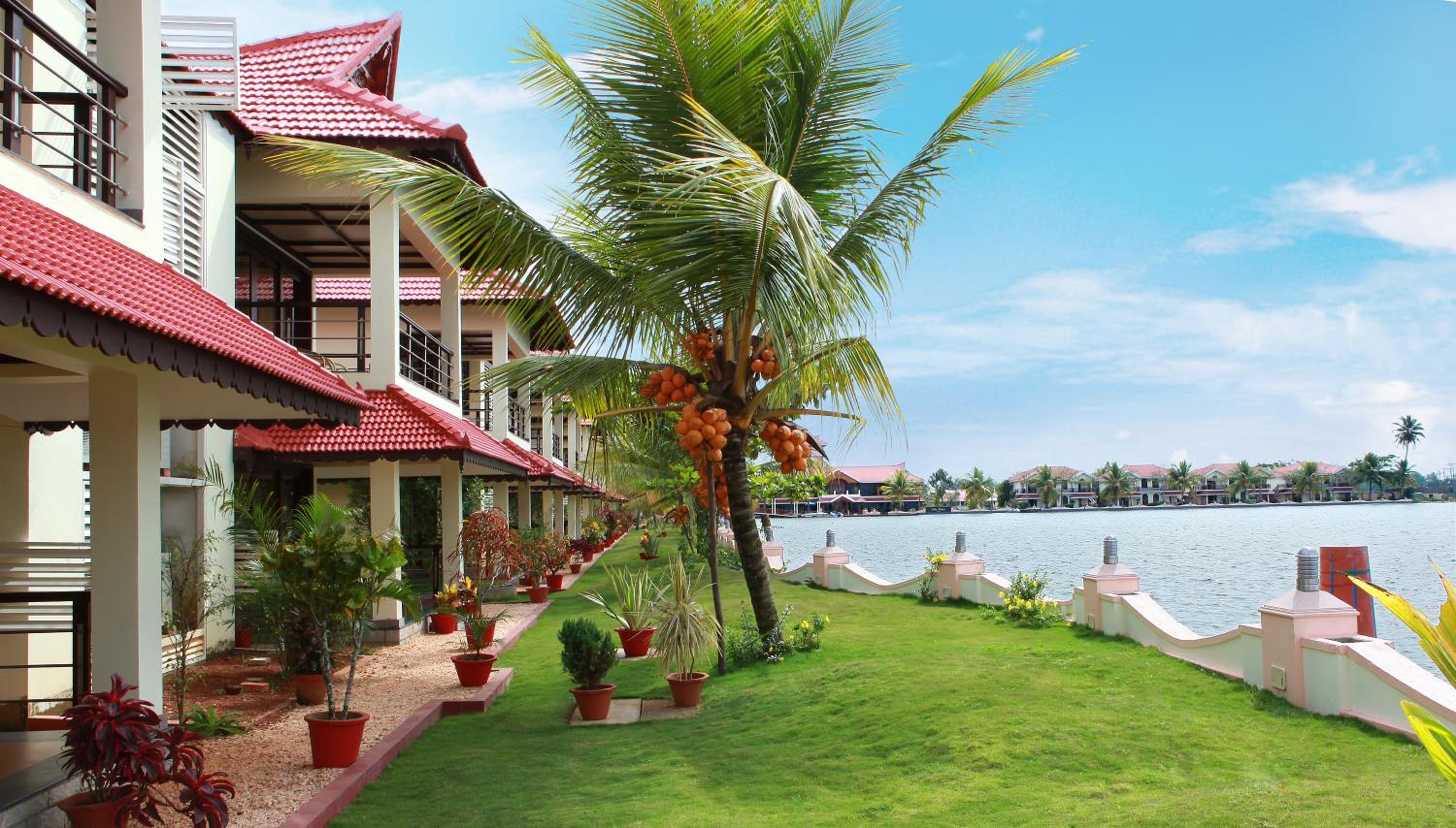 Lake View Suite with Balcony Lake View Suite with Balcony