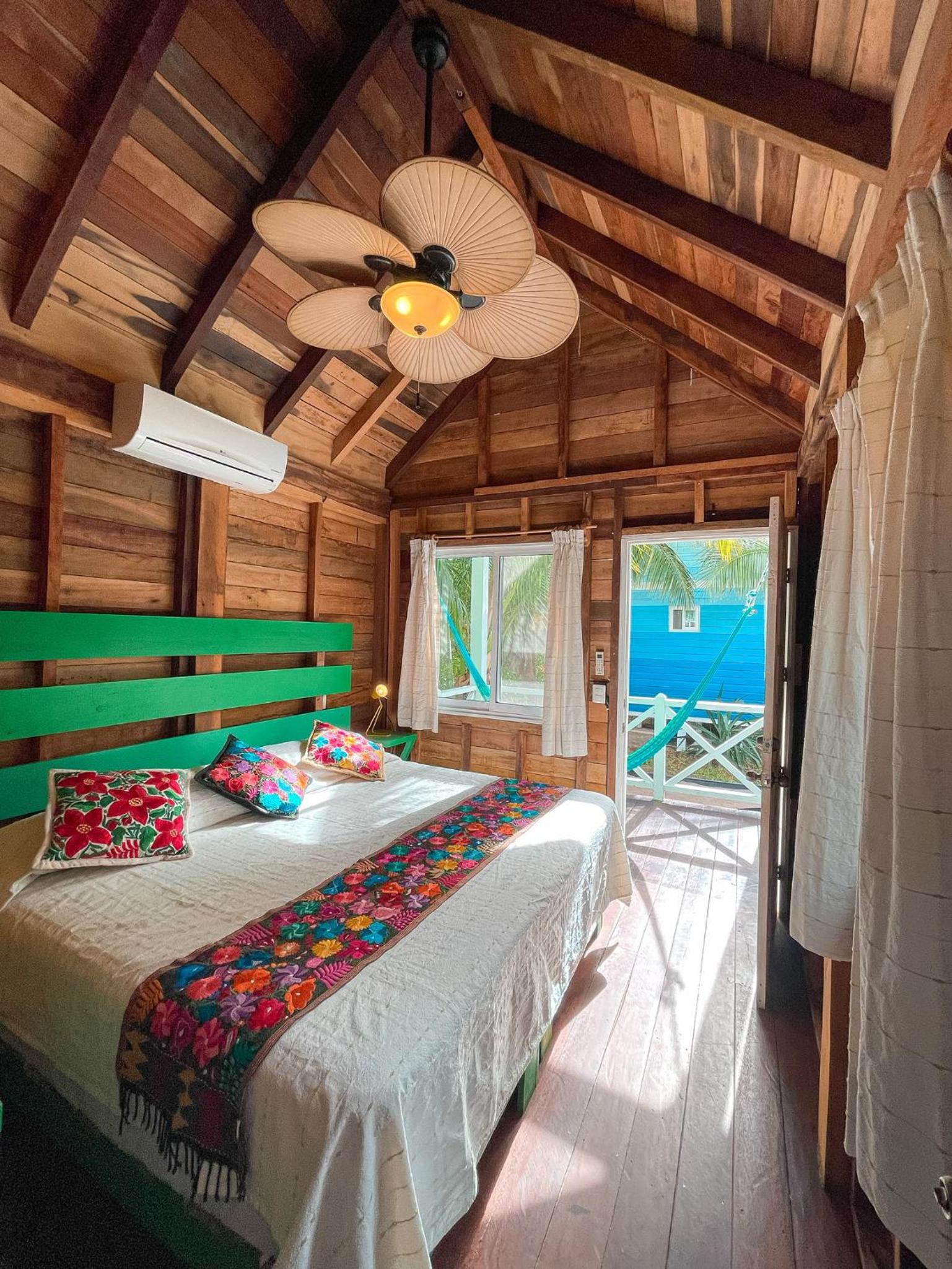 One-Bedroom Bungalow photo 1